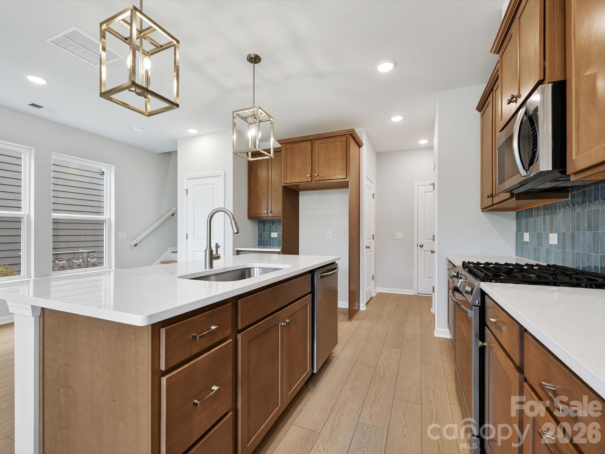 585 Cape Cod Way Property Photo 25