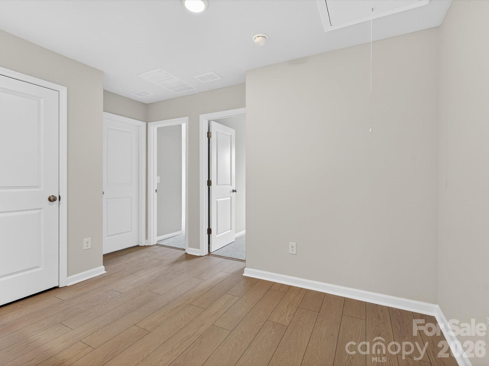 585 Cape Cod Way Property Photo 28