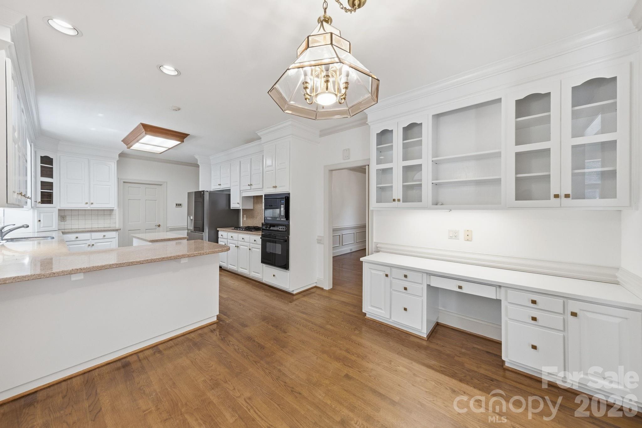 5215 Silchester Lane Property Photo 3