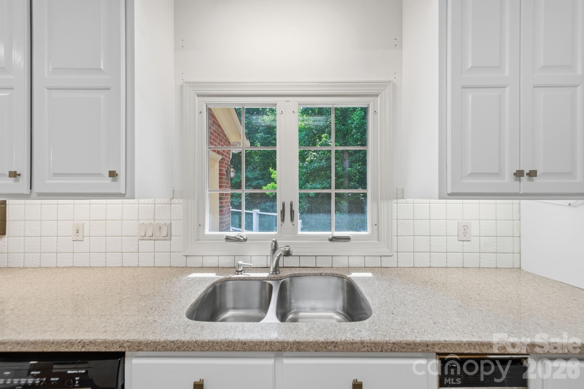 5215 Silchester Lane Property Photo 16