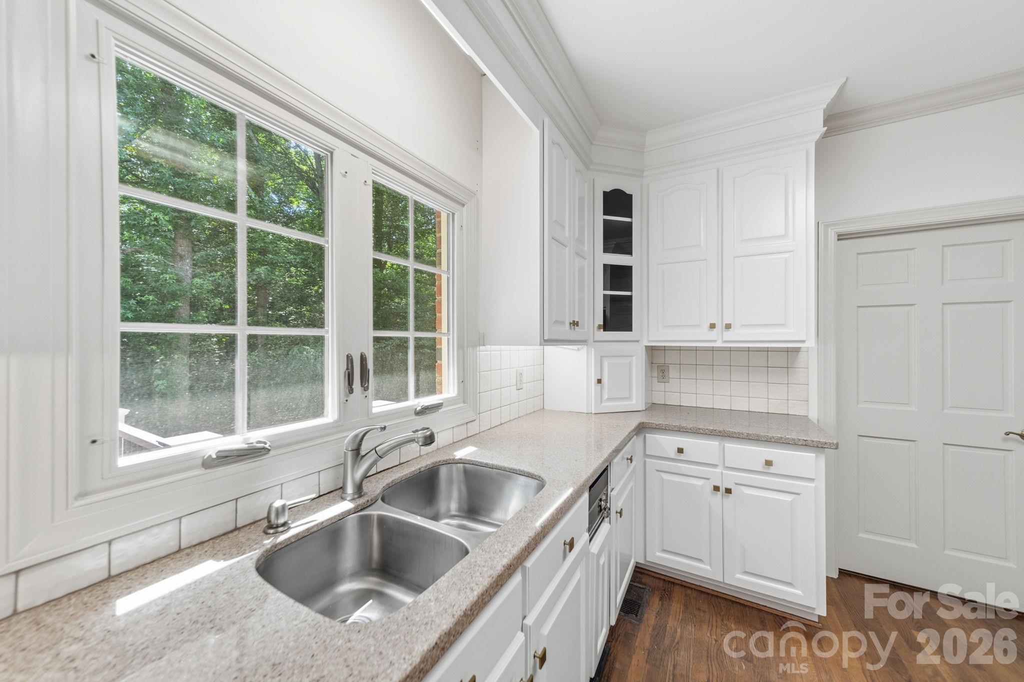 5215 Silchester Lane Property Photo 17
