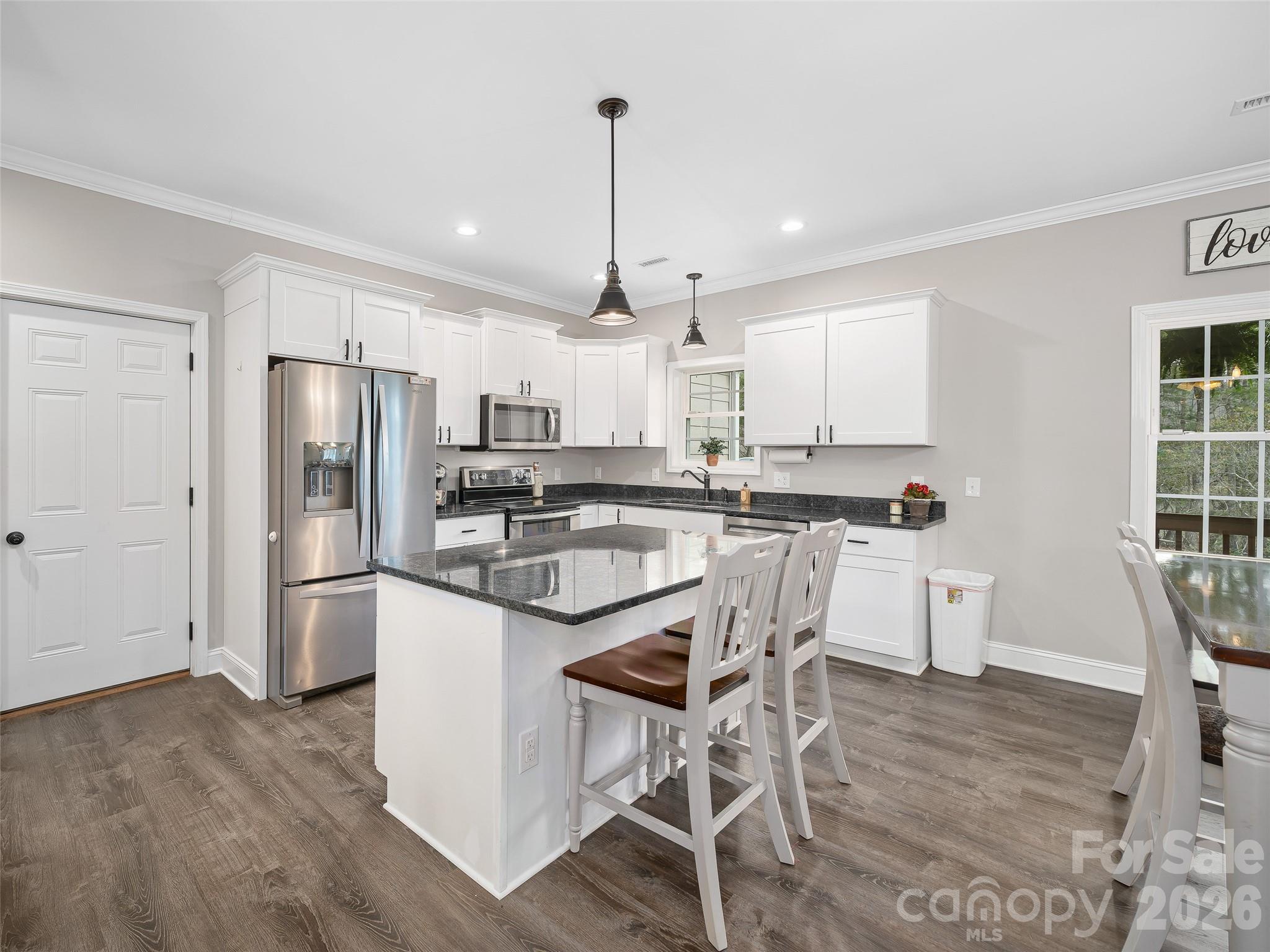 111 Wipprecht Drive Property Photo 10