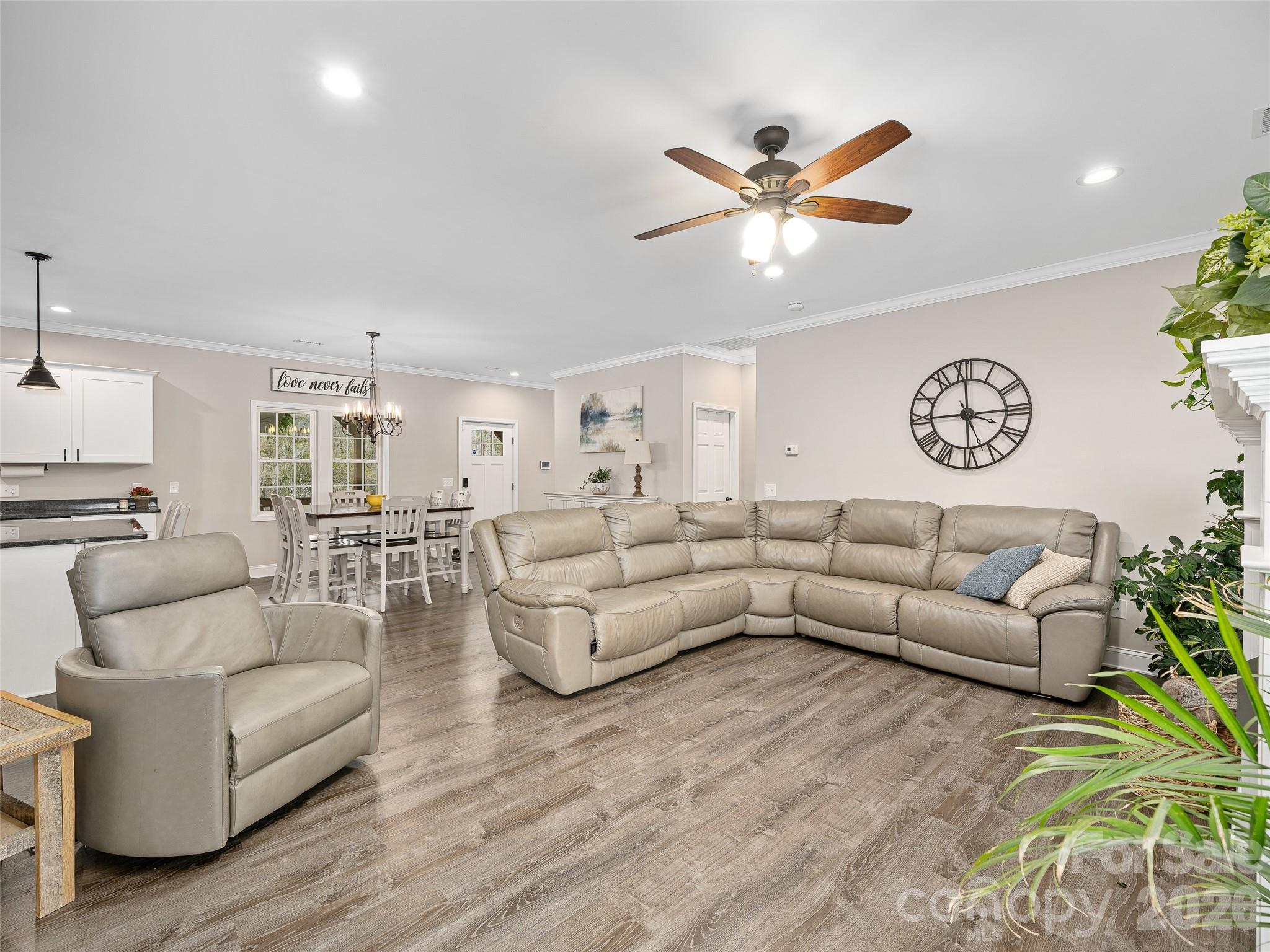 111 Wipprecht Drive Property Photo 15