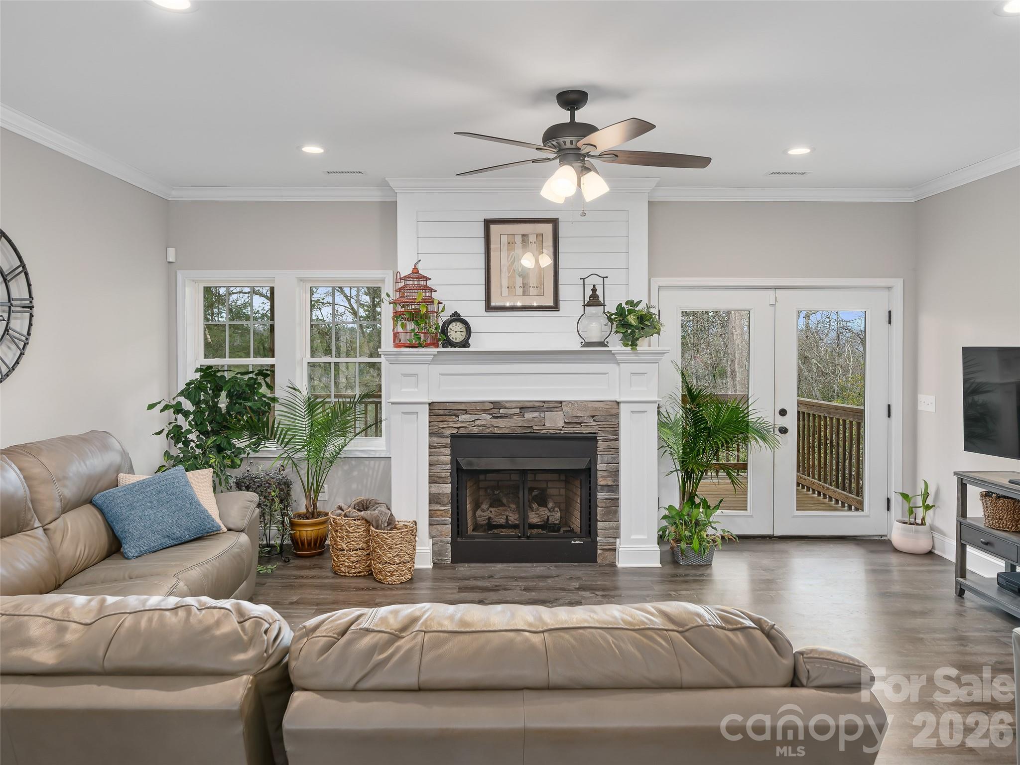 111 Wipprecht Drive Property Photo 16