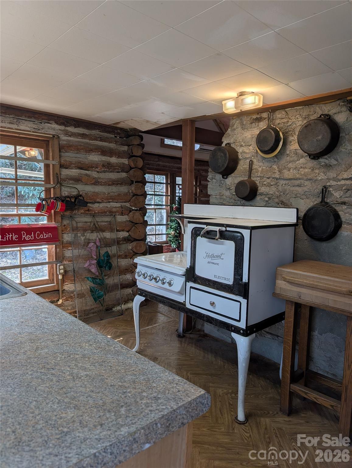 6712 Globe Road Property Photo 4