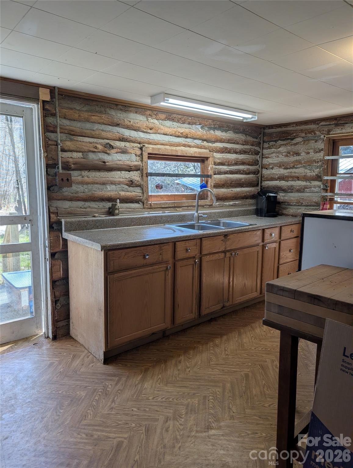6712 Globe Road Property Photo 5