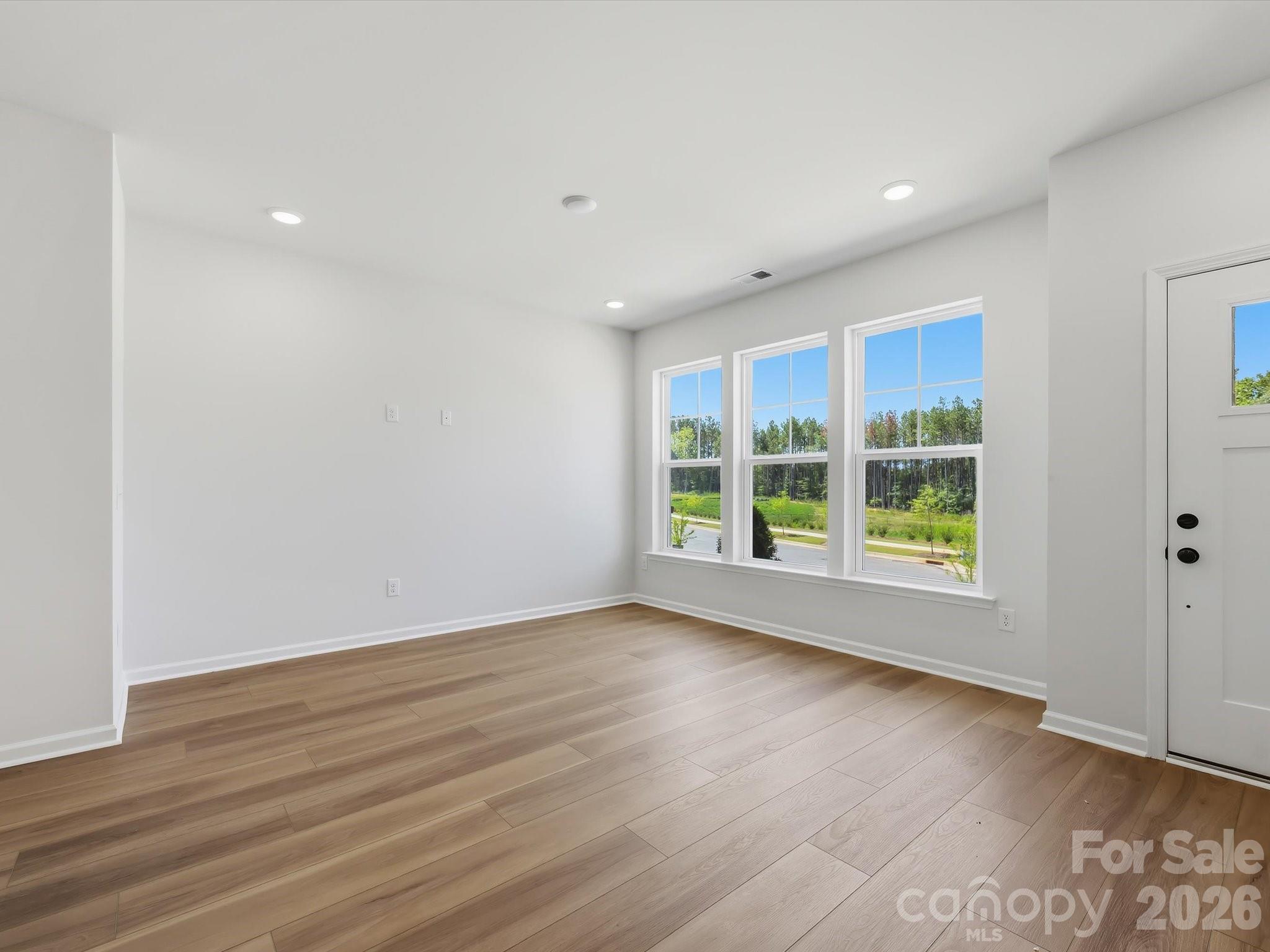 581 Cape Cod Way Property Photo 5