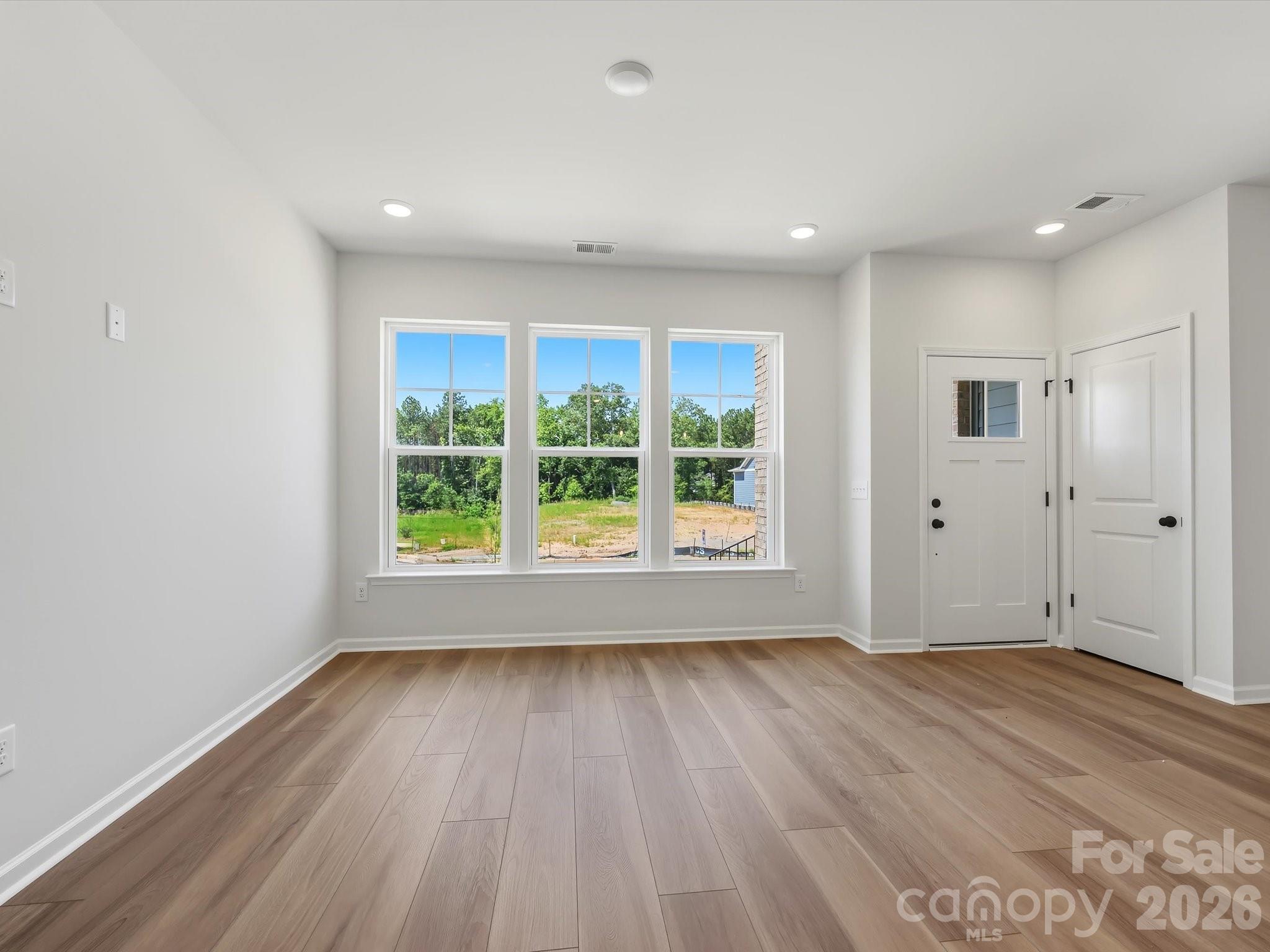 581 Cape Cod Way Property Photo 6