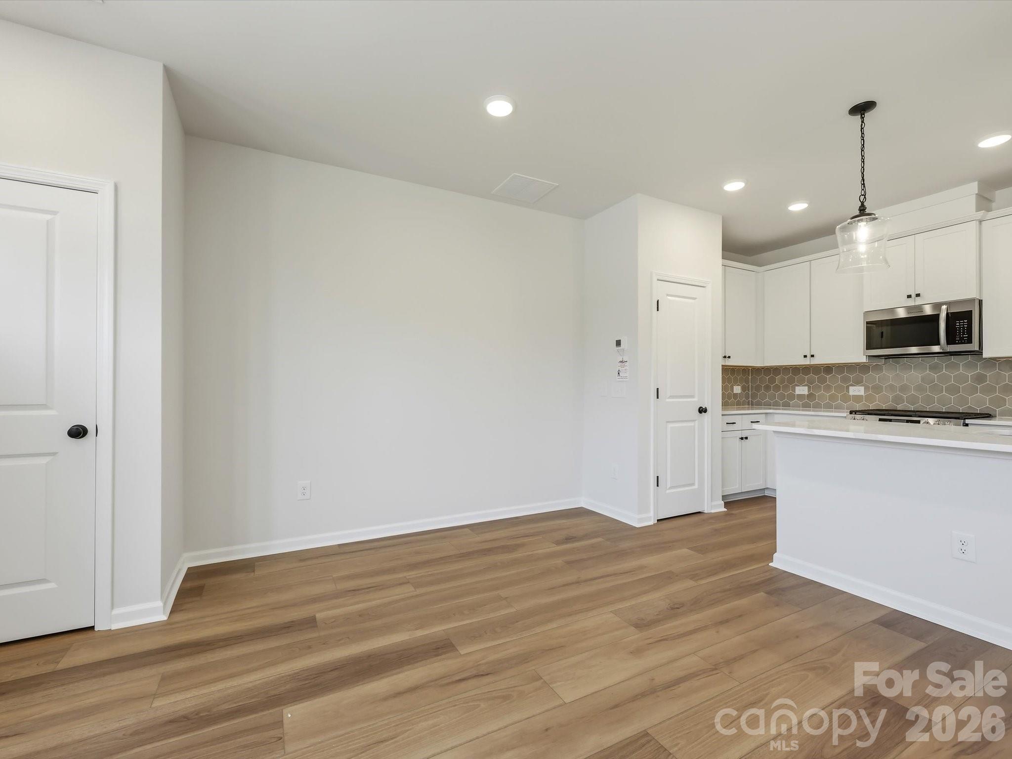 581 Cape Cod Way Property Photo 9