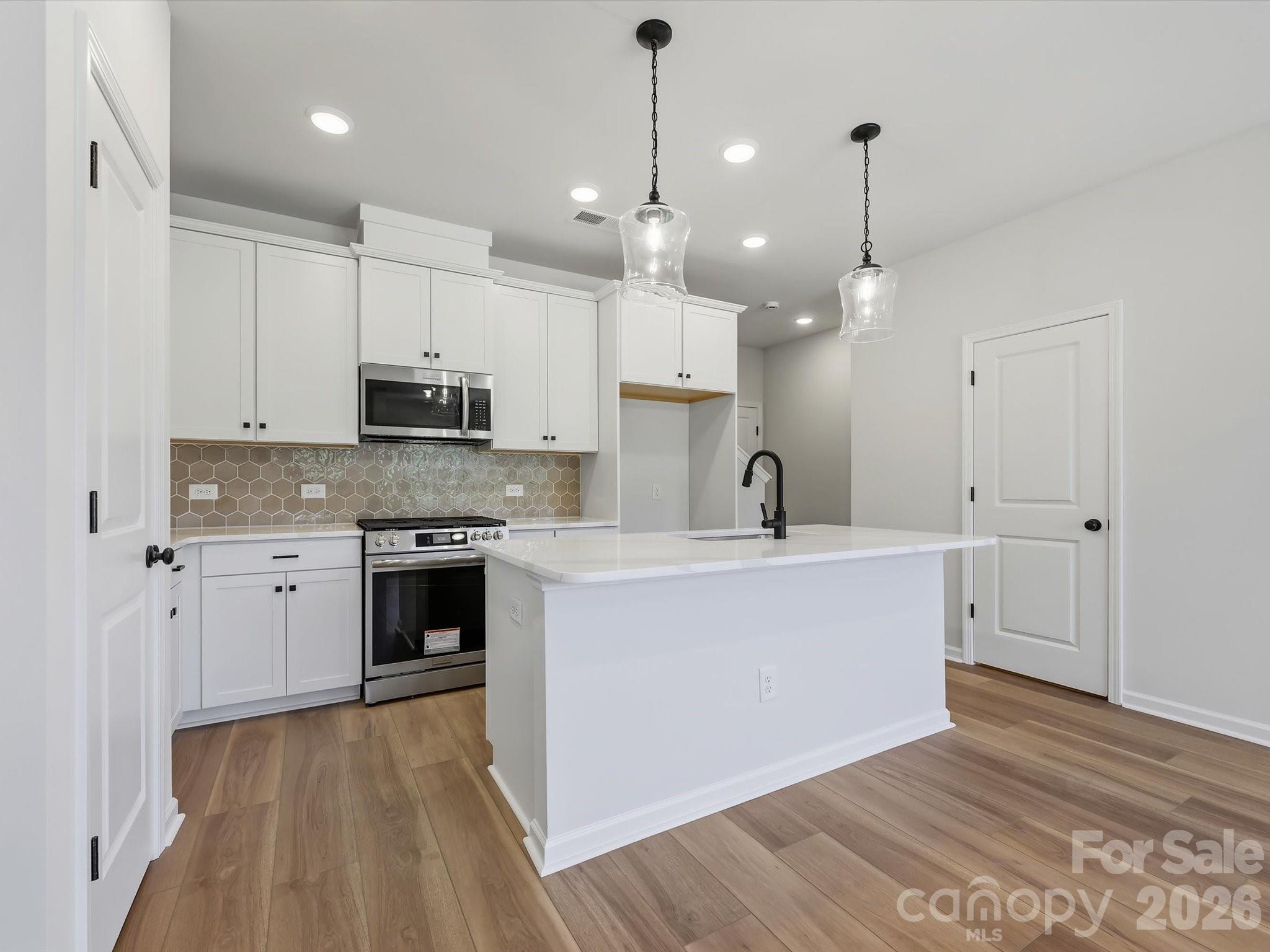 581 Cape Cod Way Property Photo 11