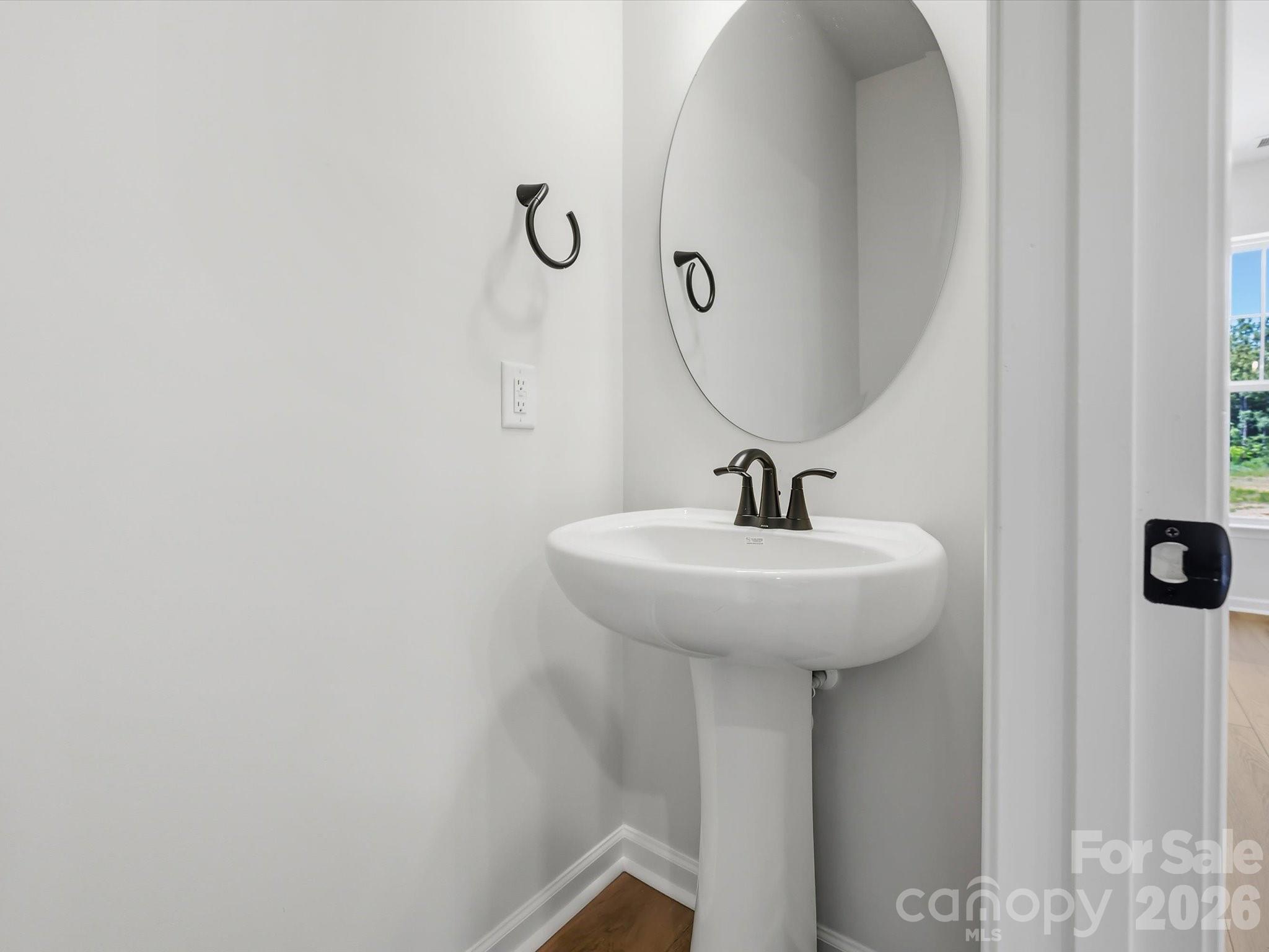 581 Cape Cod Way Property Photo 14