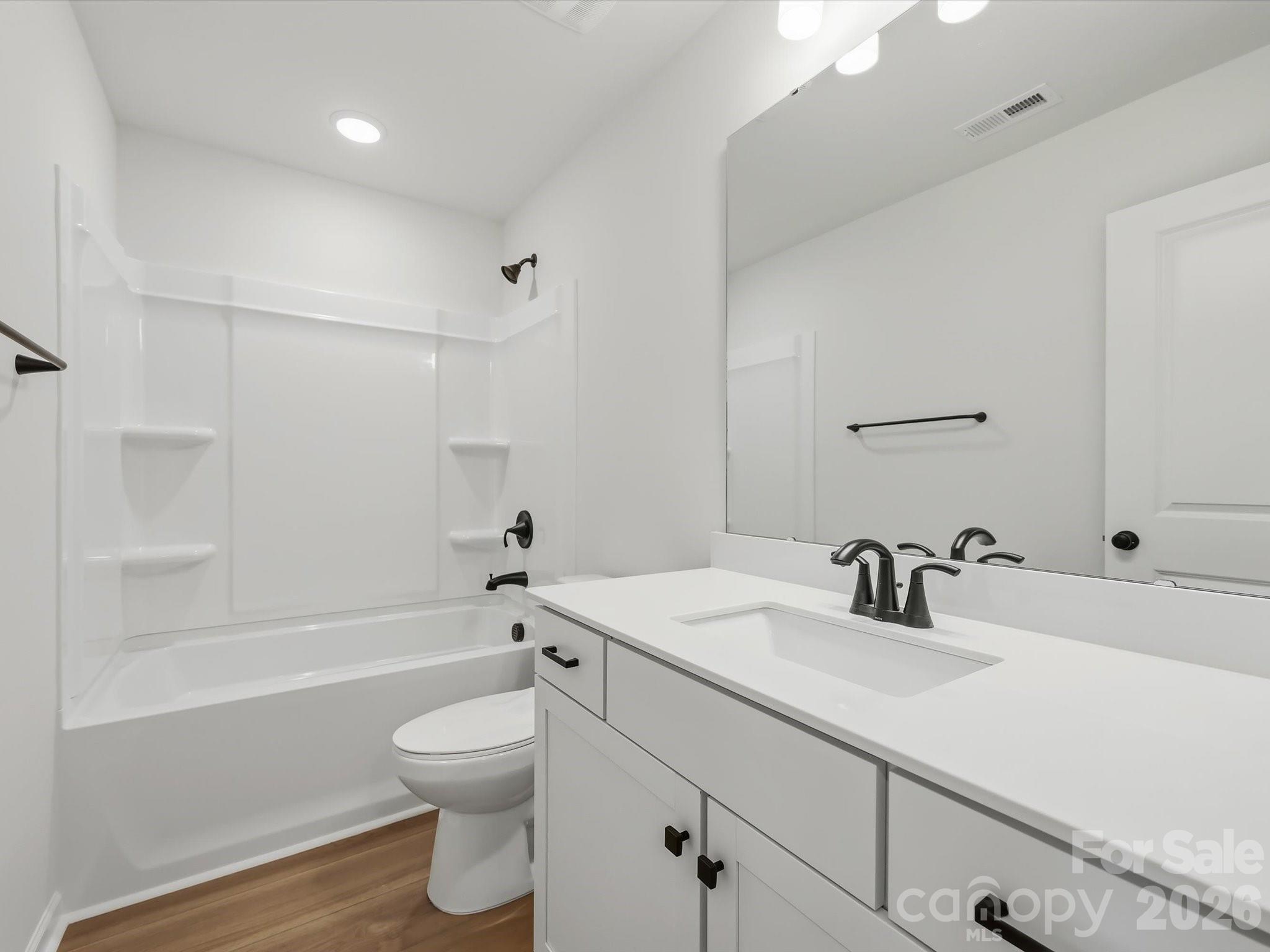 581 Cape Cod Way Property Photo 23