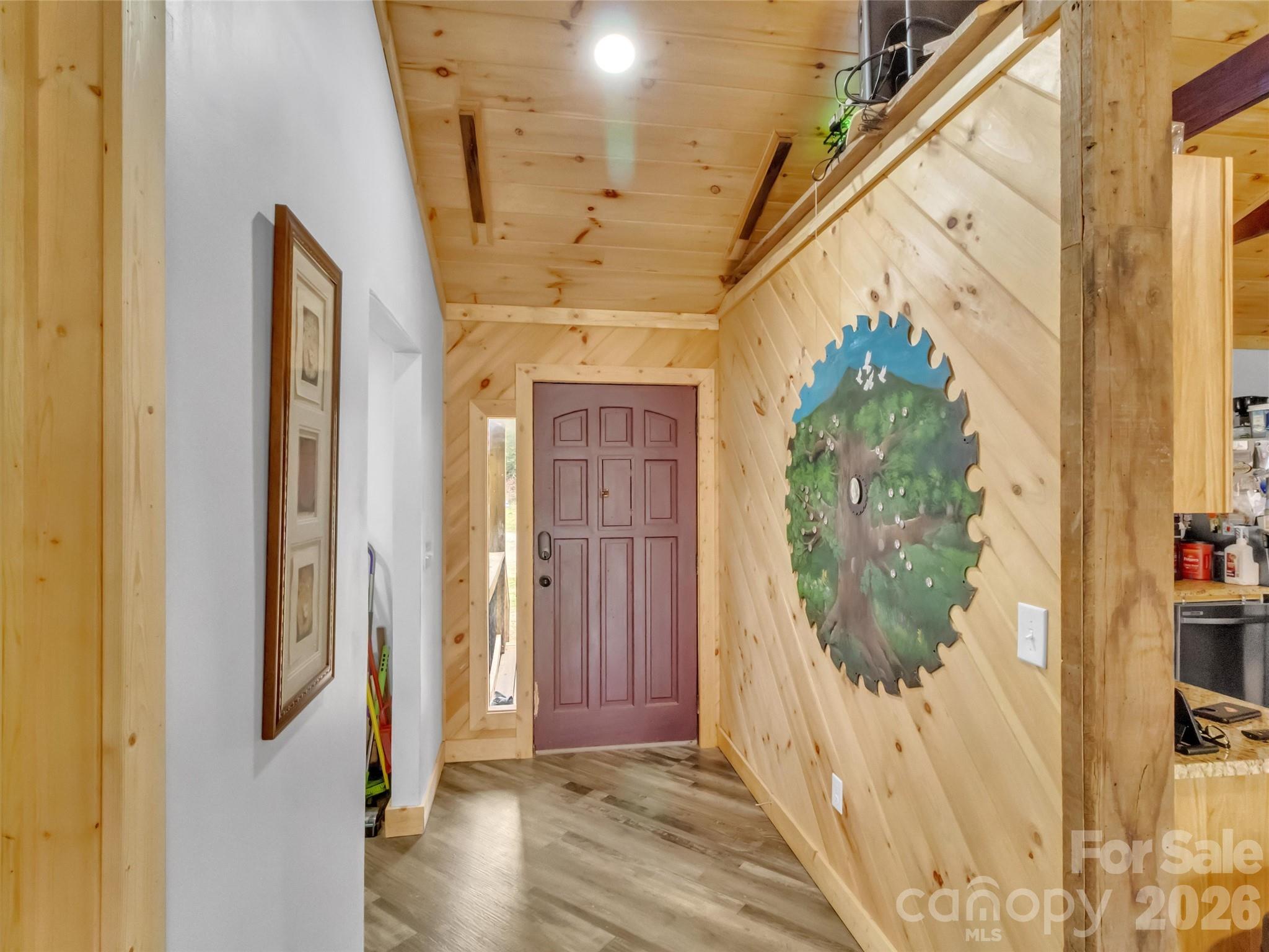 522 N River Road Property Photo 17