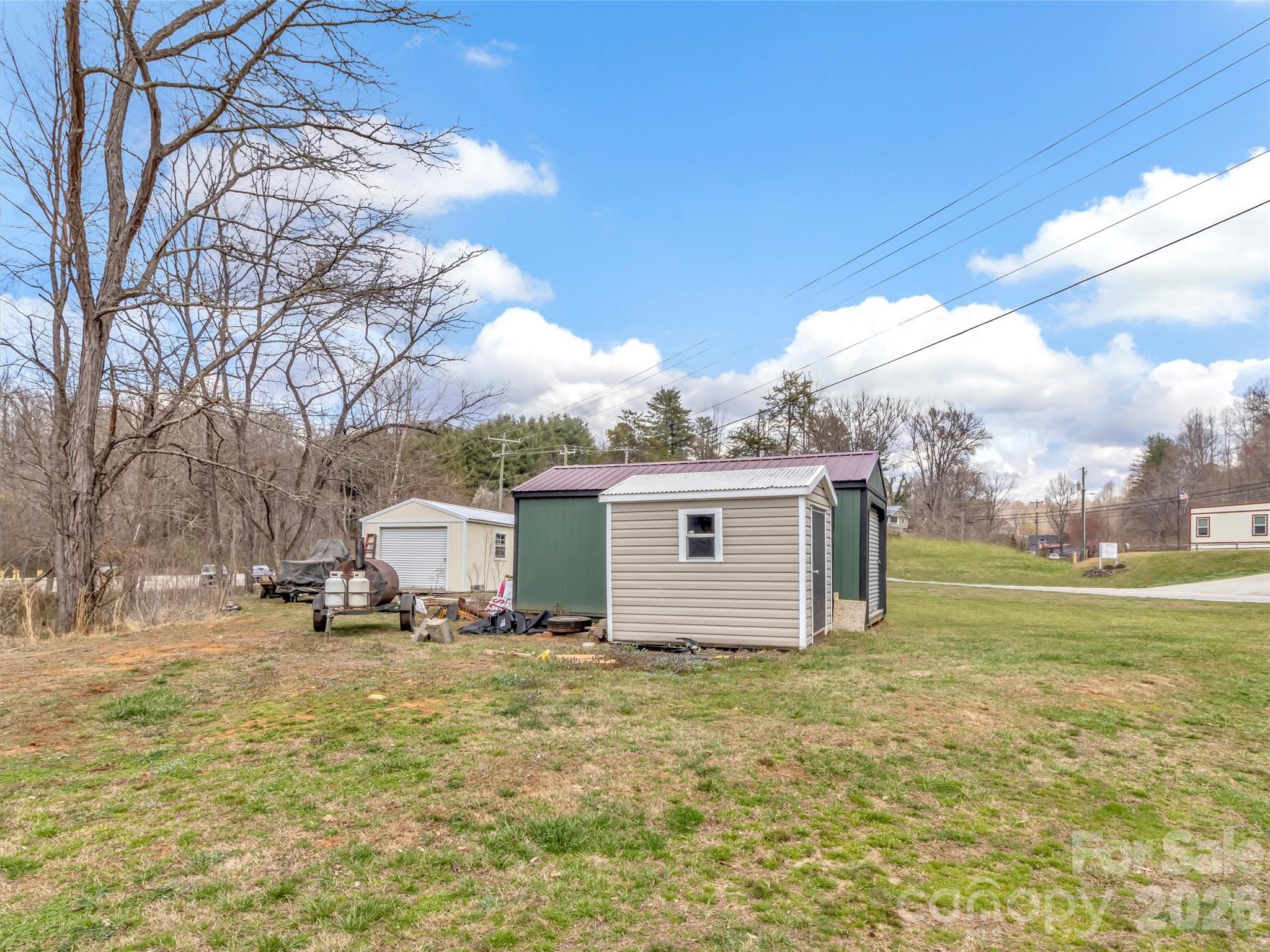 522 N River Road Property Photo 32
