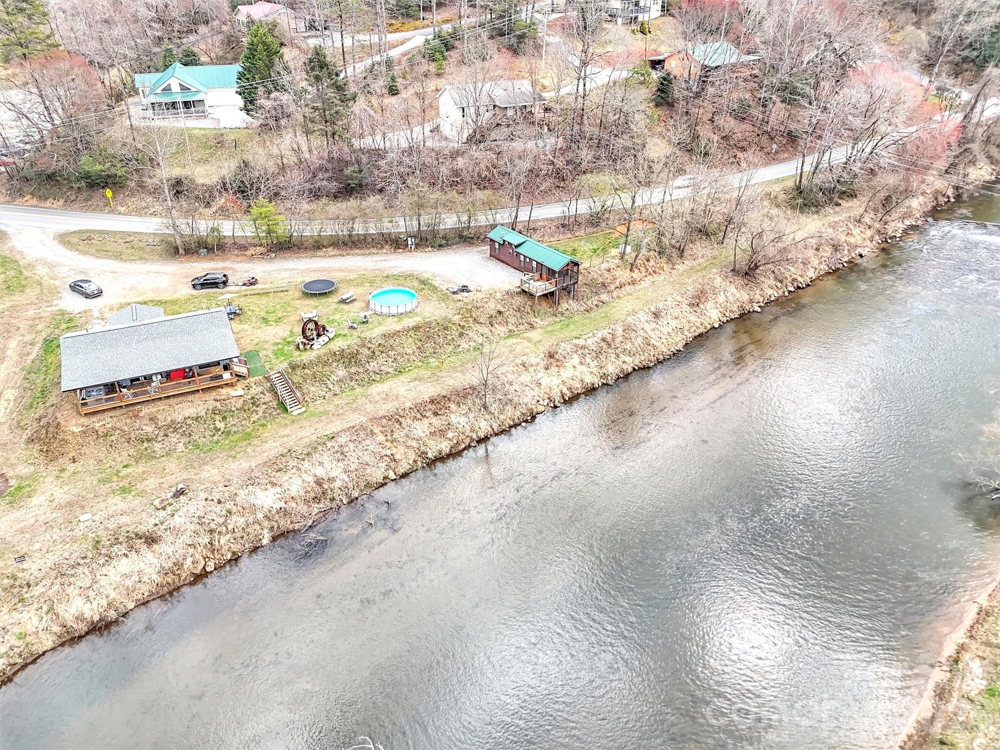 522 N River Road Property Photo 34
