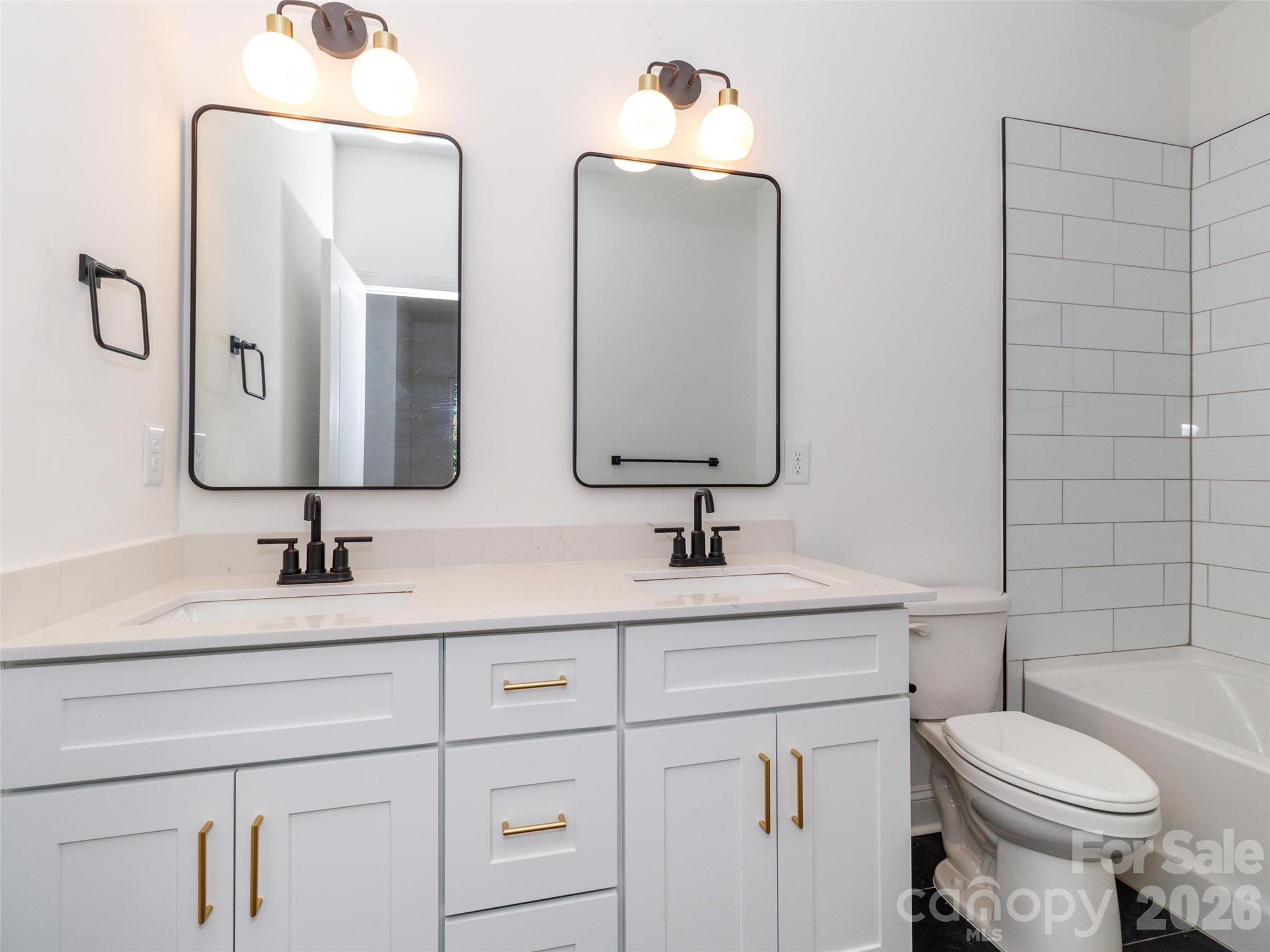 2521 Elon Street Property Photo 9