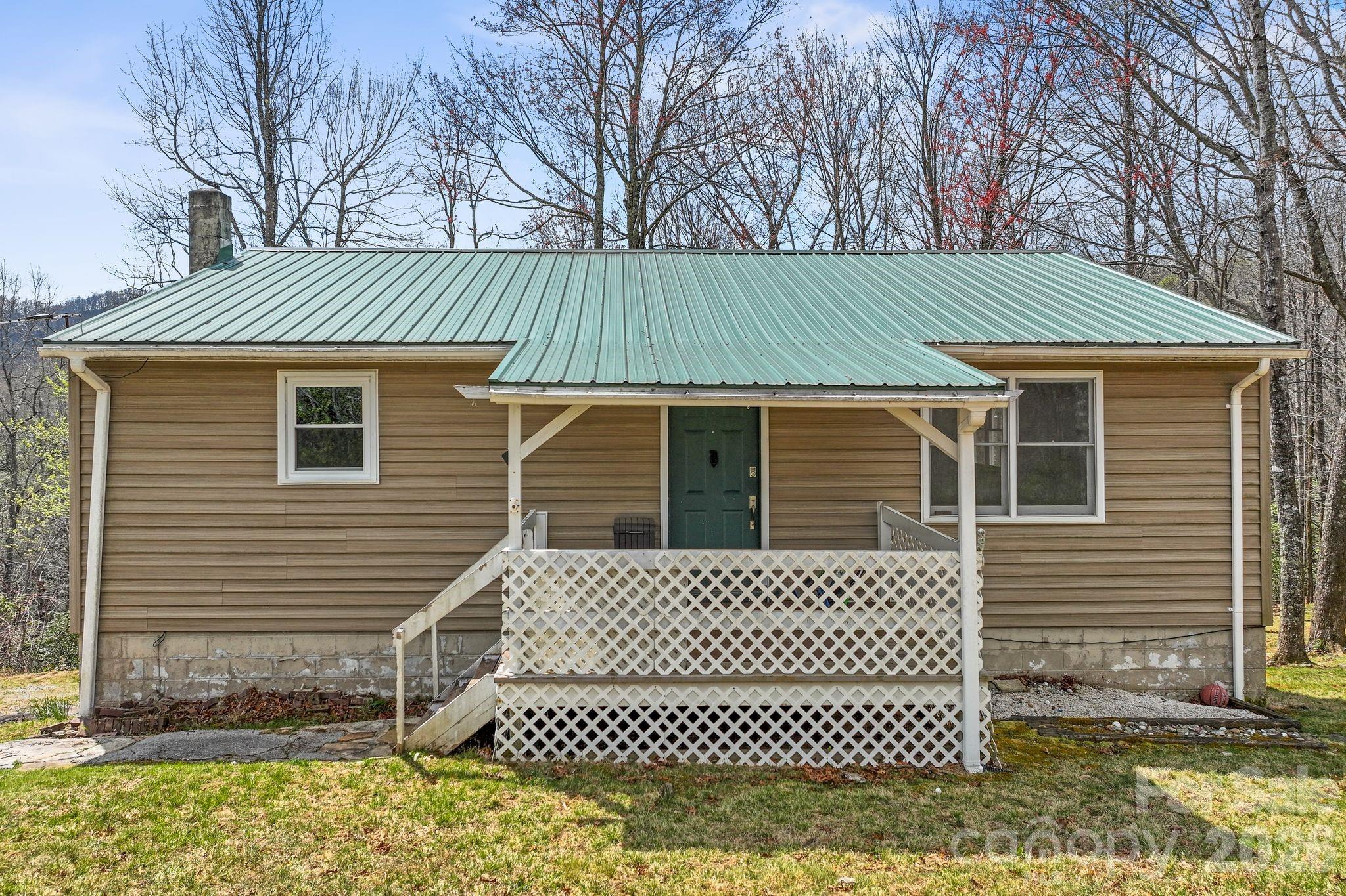 288 Willow Lane Property Photo 3