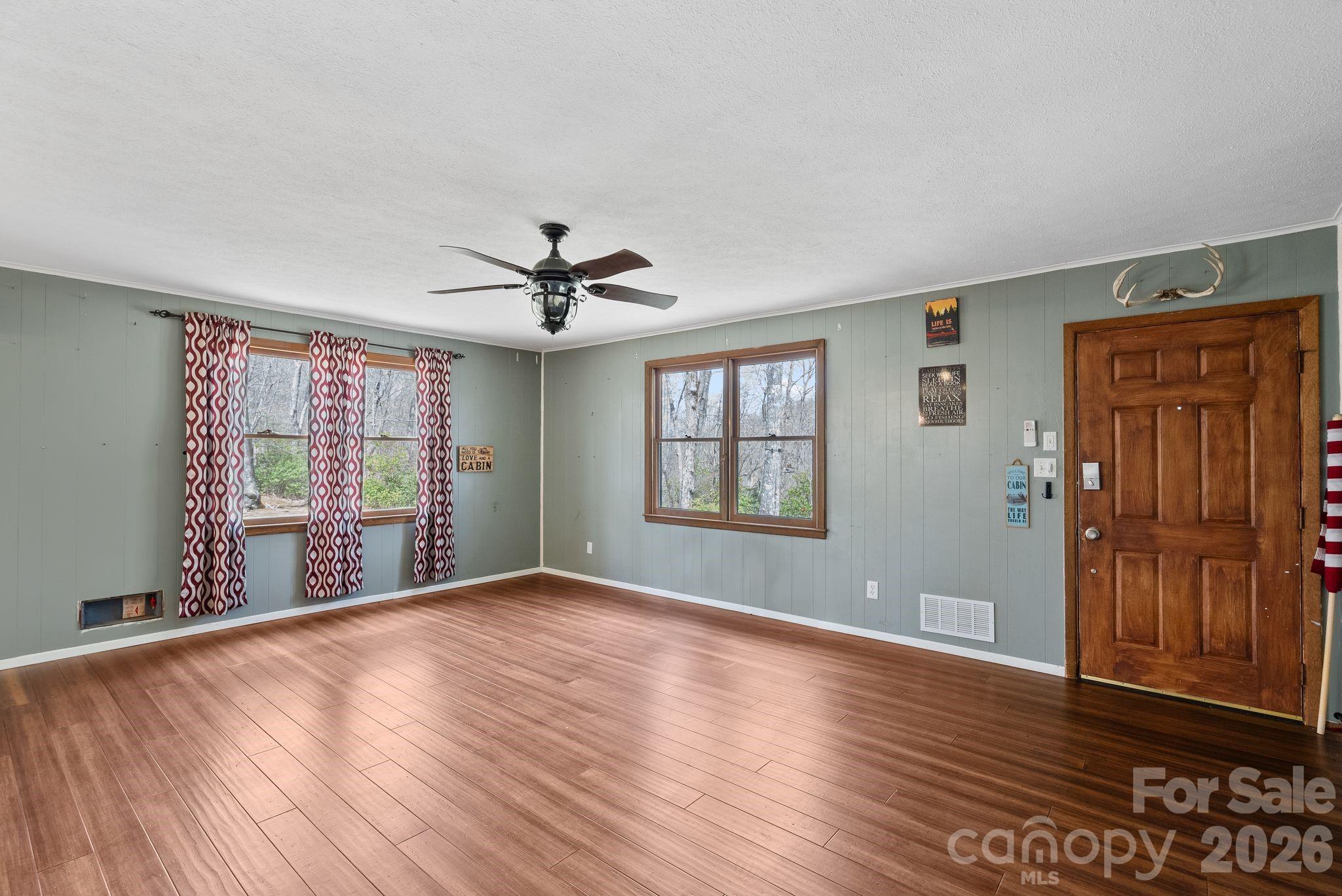 288 Willow Lane Property Photo 7