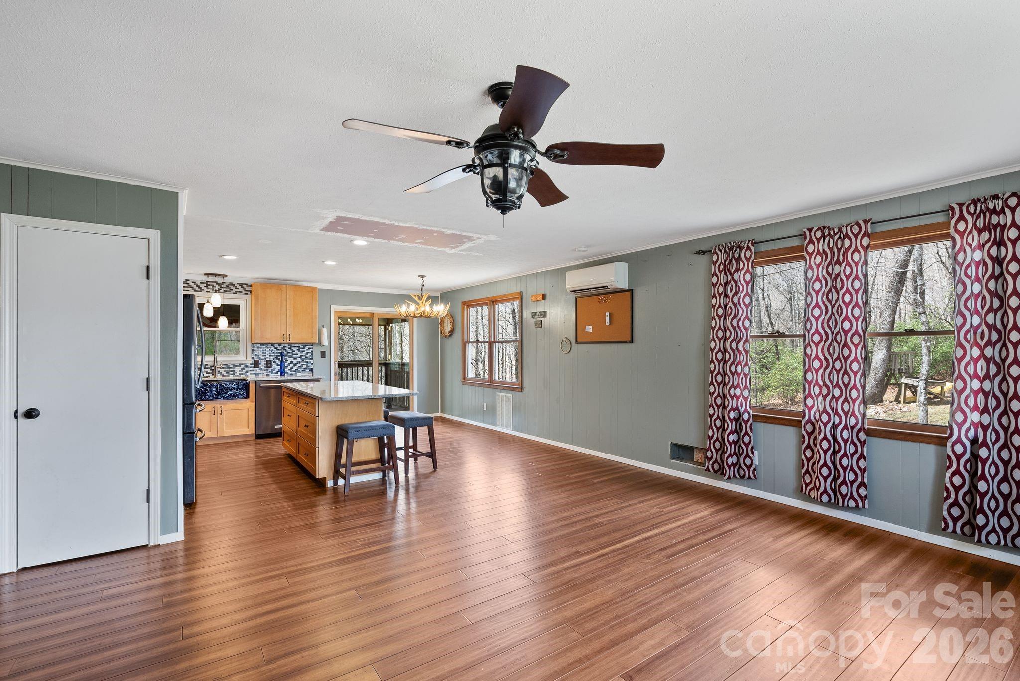 288 Willow Lane Property Photo 8