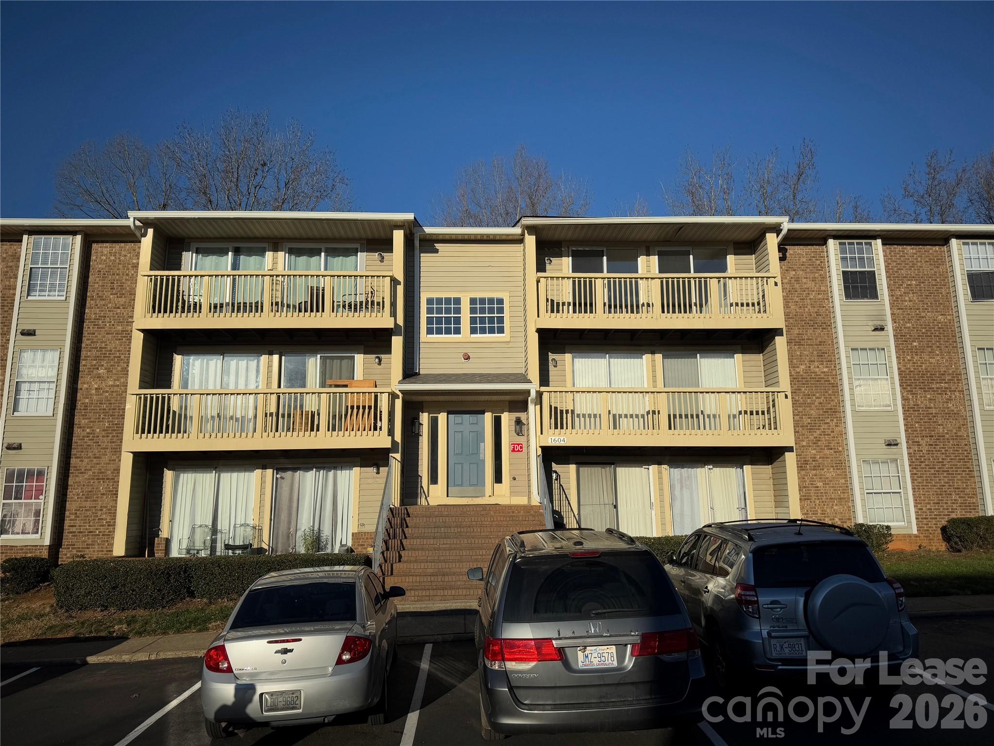 1604 Arlyn Circle Property Photo 1