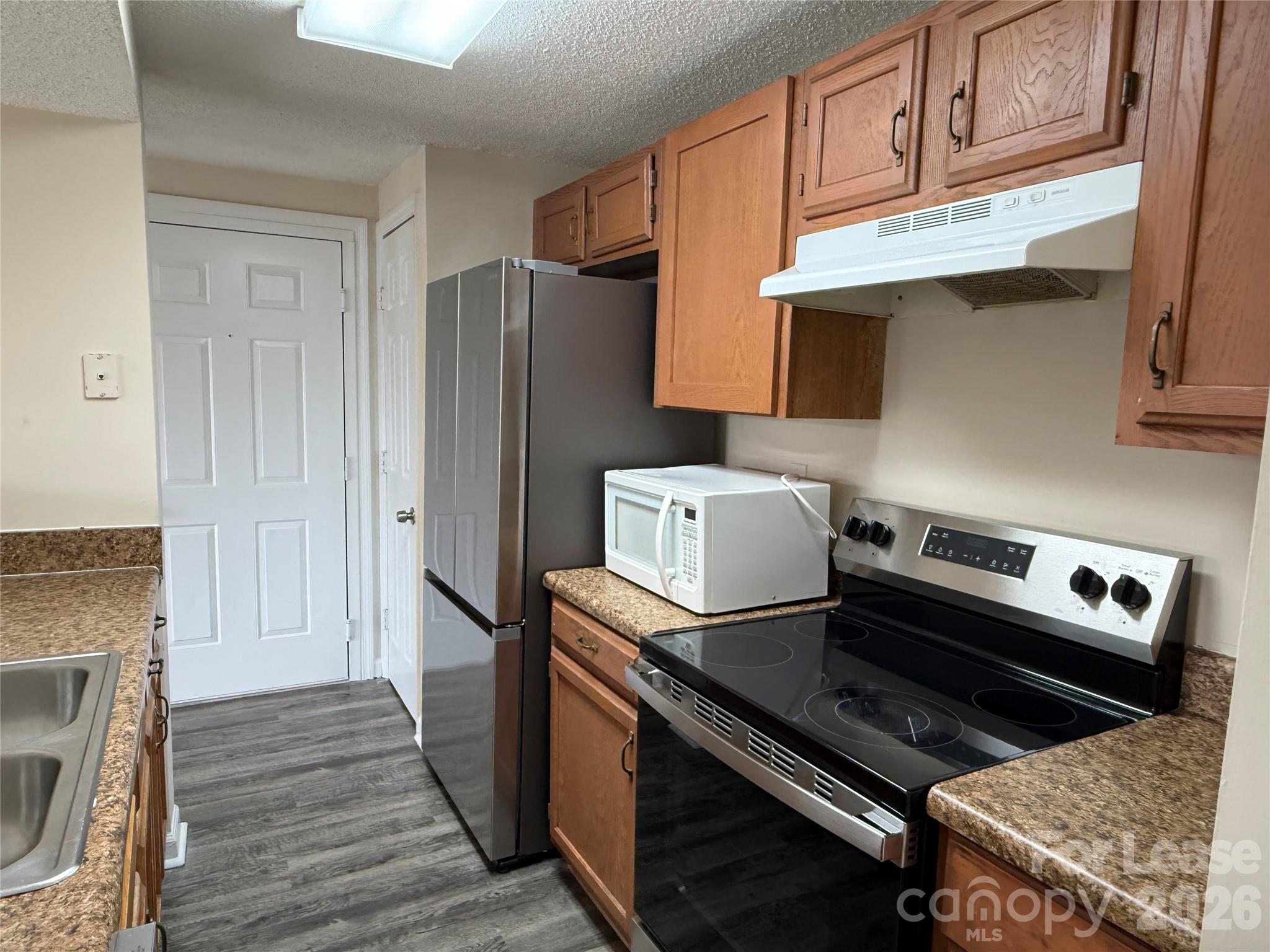 1604 Arlyn Circle Property Photo 5