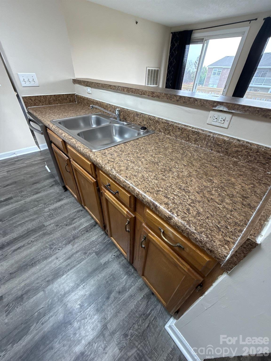 1604 Arlyn Circle Property Photo 6
