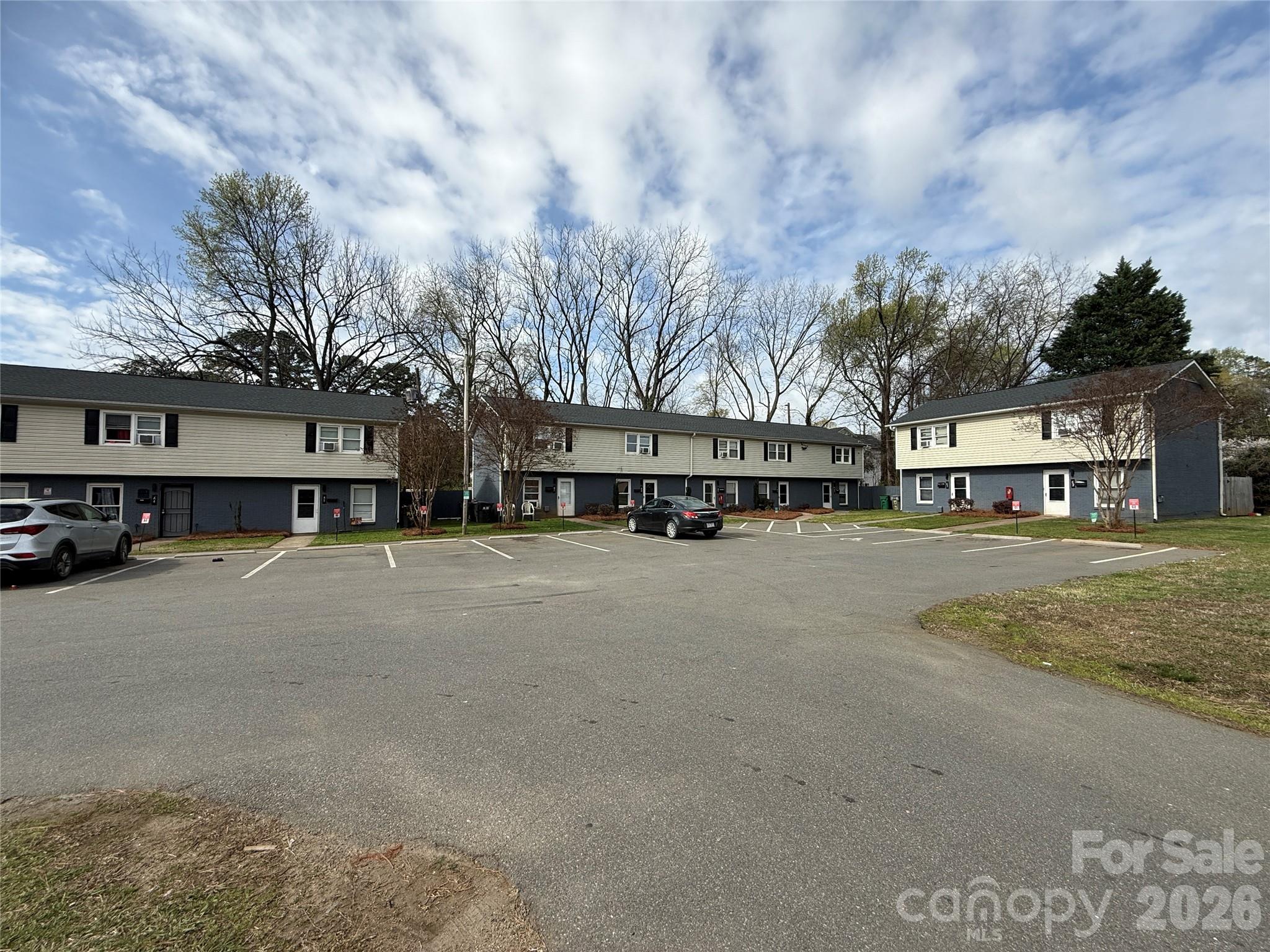 421 Honeywood Avenue Property Photo 1