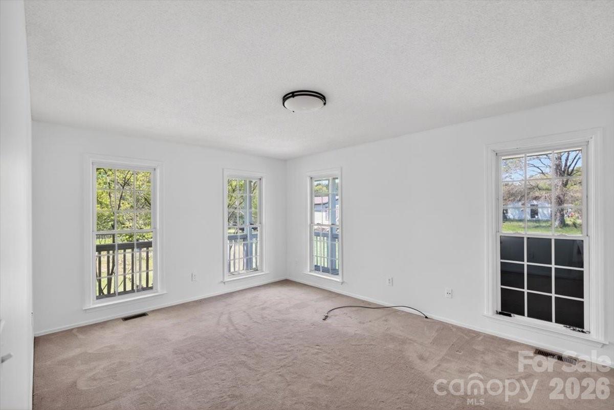 2976 / 2980 Propst Road Property Photo 11