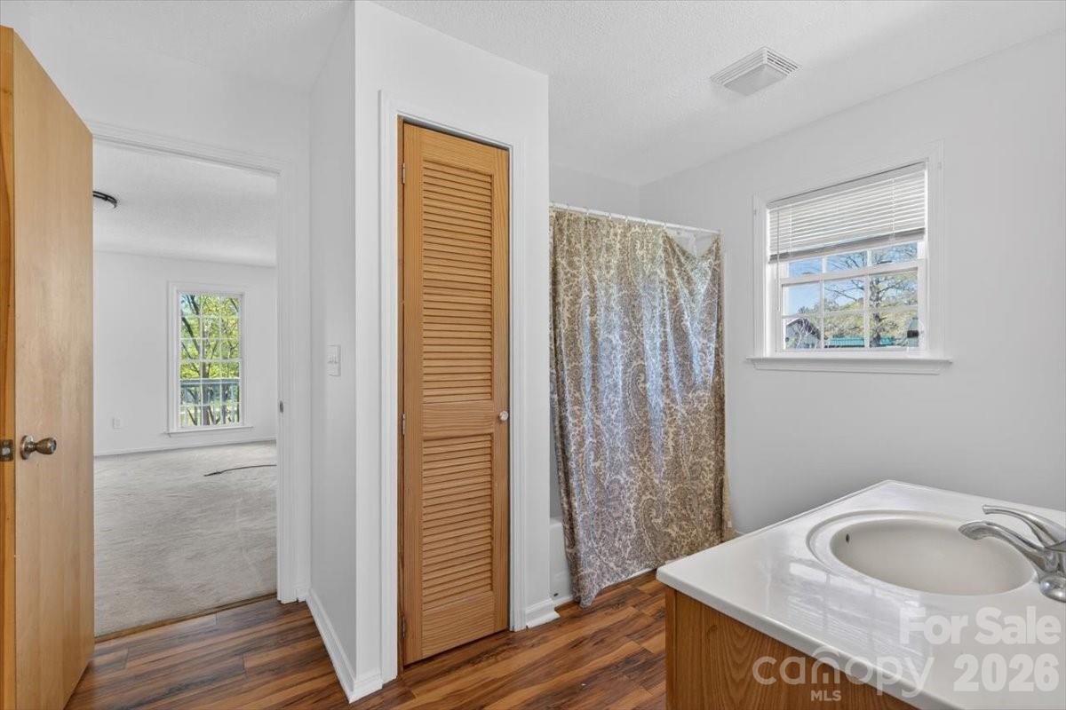 2976 / 2980 Propst Road Property Photo 14