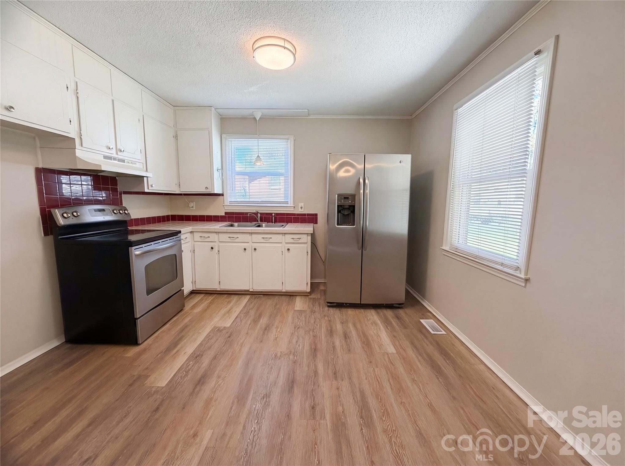 4402 Ginger Drive Property Photo 2