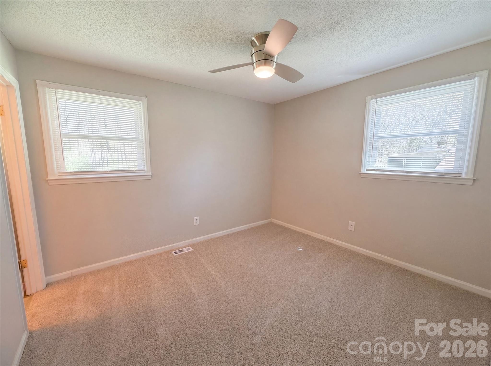 4402 Ginger Drive Property Photo 4