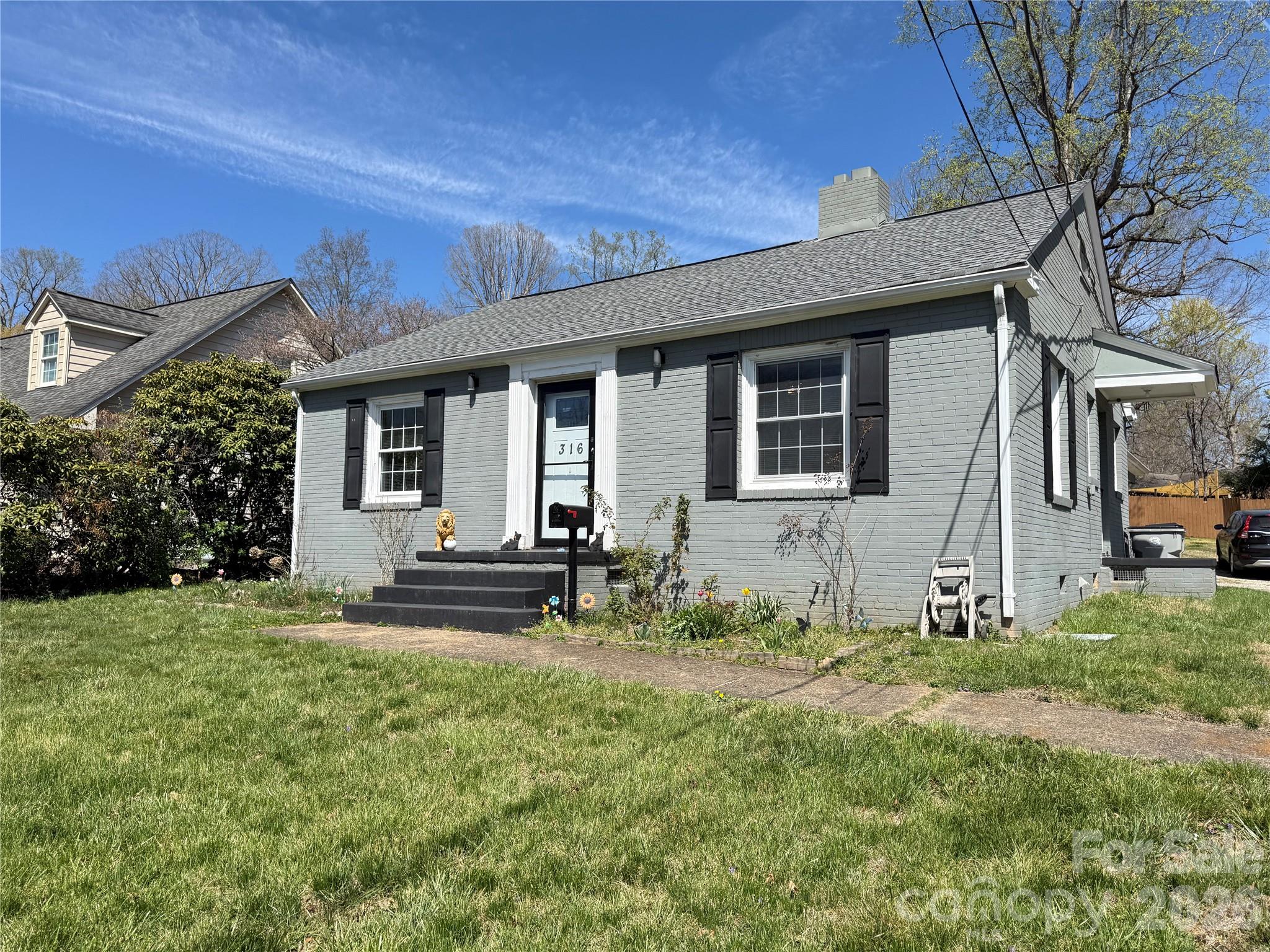316 Sharon Avenue Property Photo 1