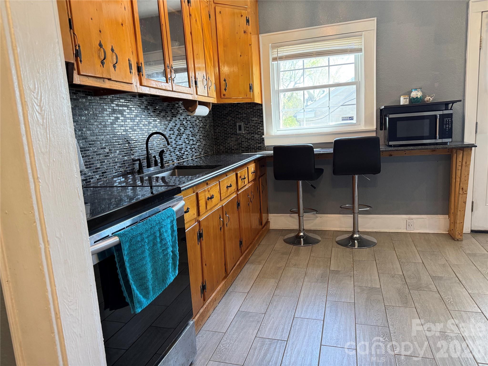 316 Sharon Avenue Property Photo 4