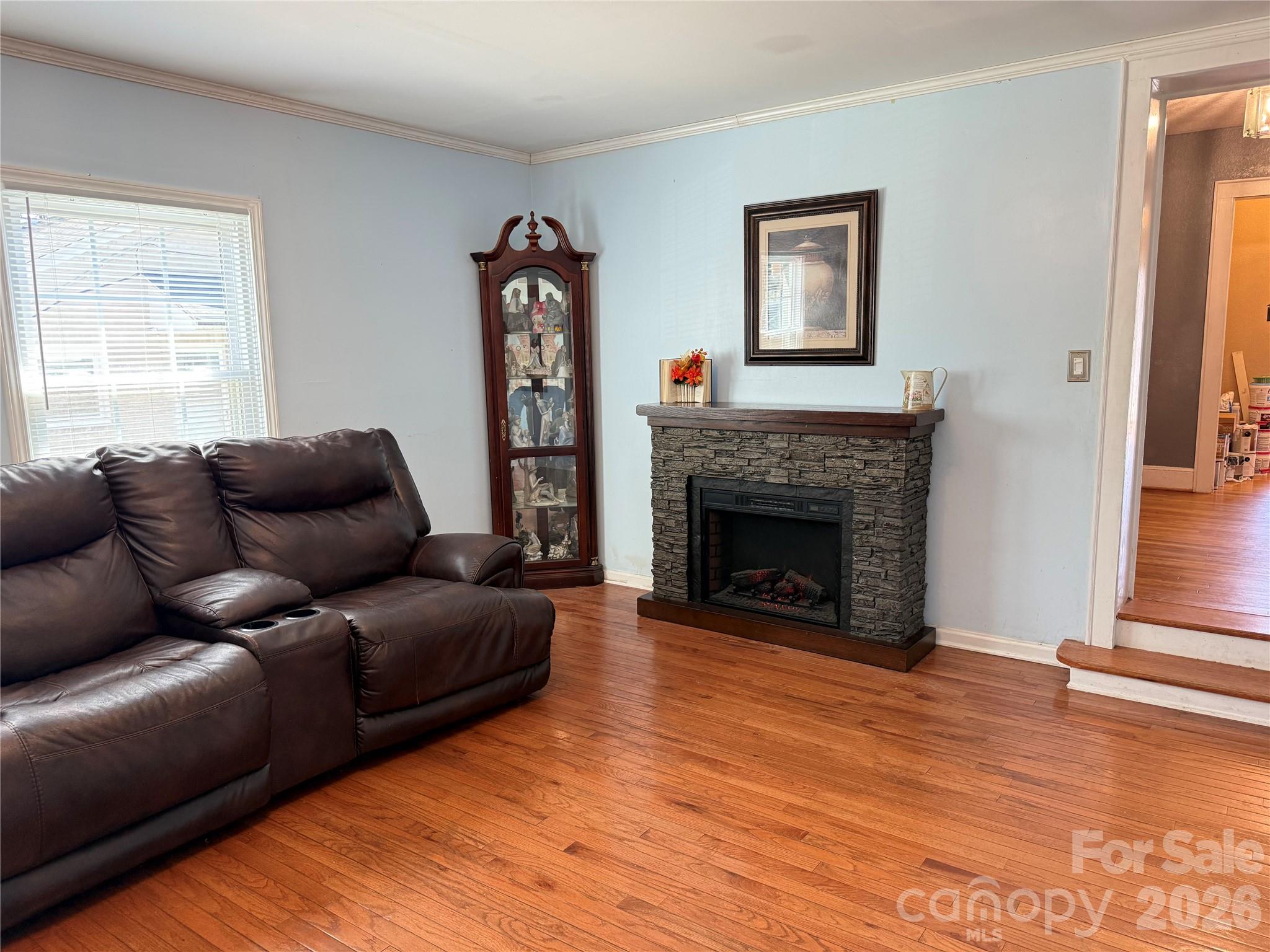 316 Sharon Avenue Property Photo 7