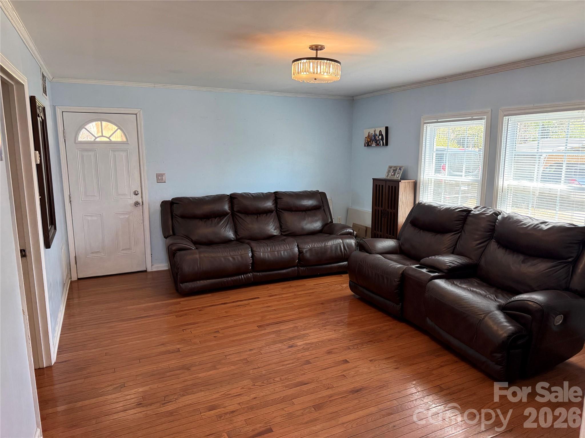 316 Sharon Avenue Property Photo 8