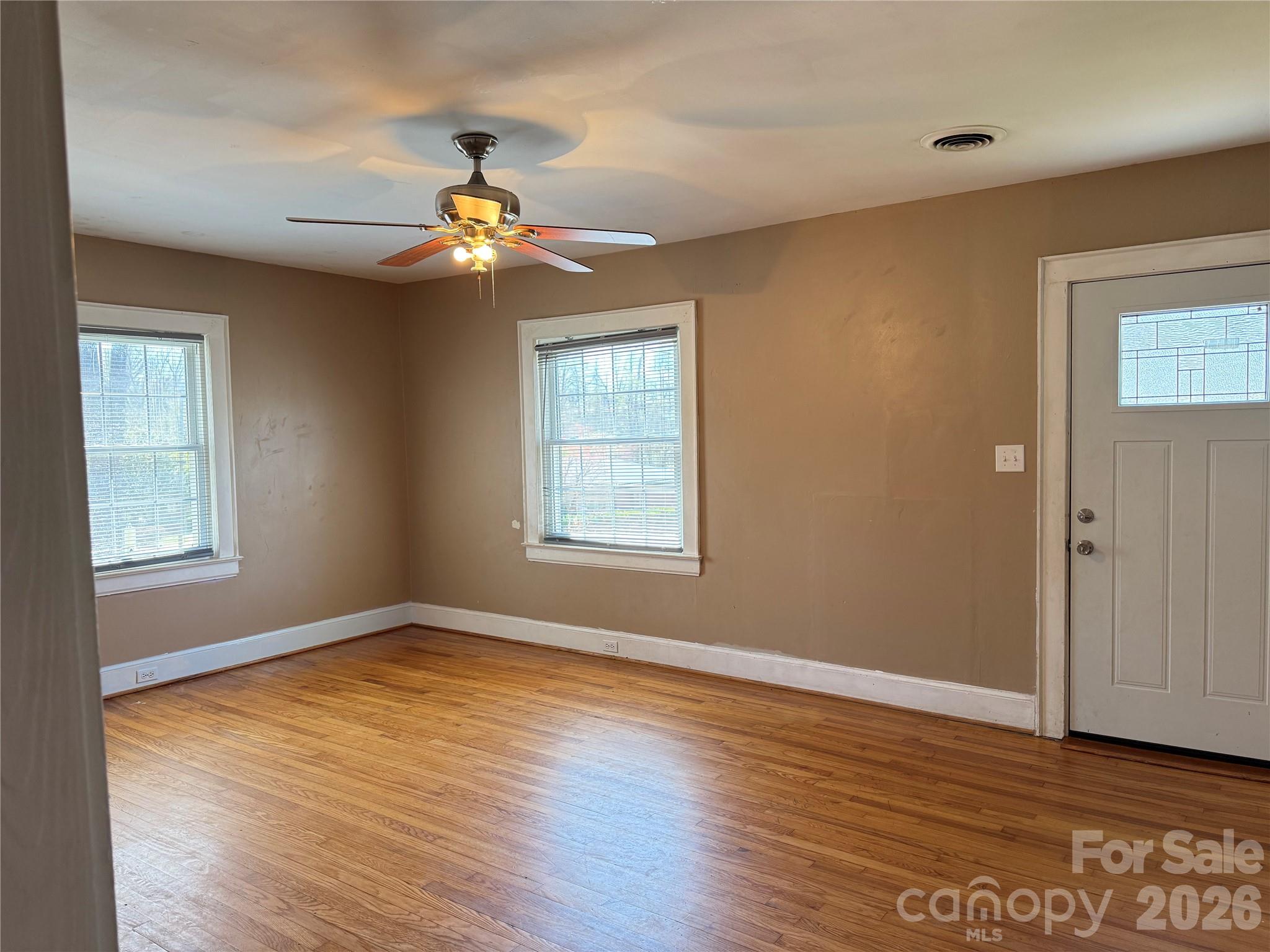 316 Sharon Avenue Property Photo 10
