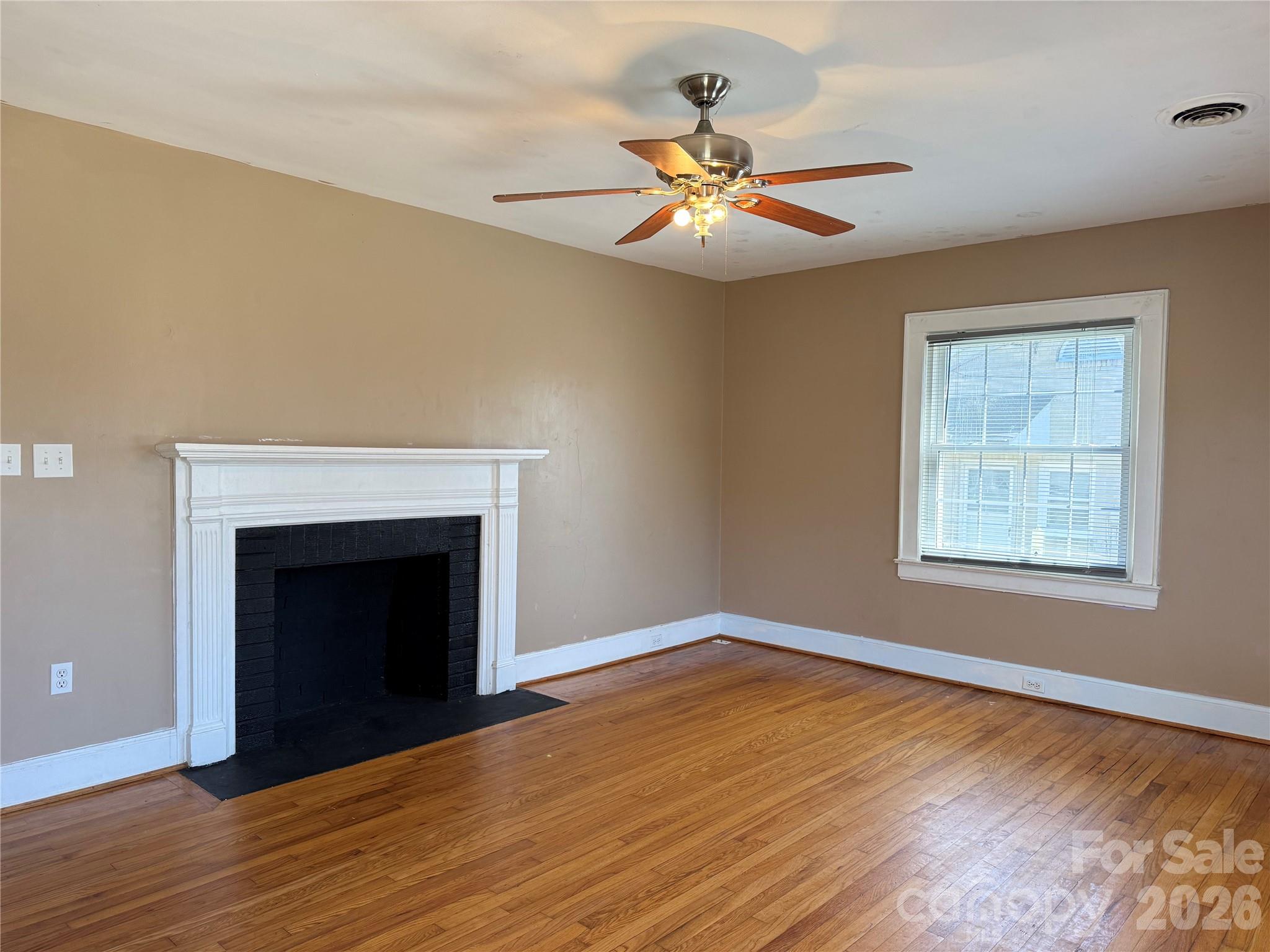316 Sharon Avenue Property Photo 11