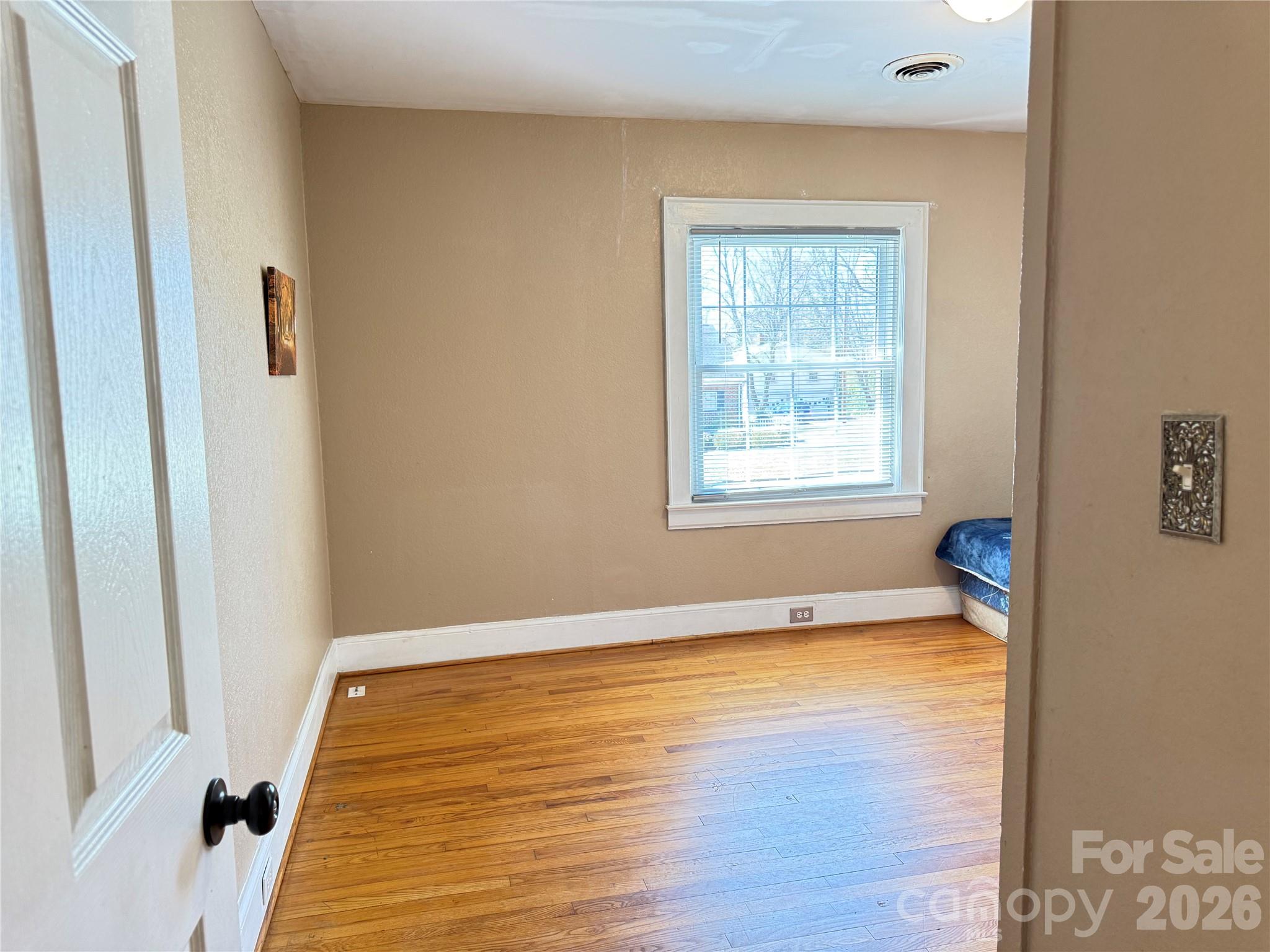 316 Sharon Avenue Property Photo 12