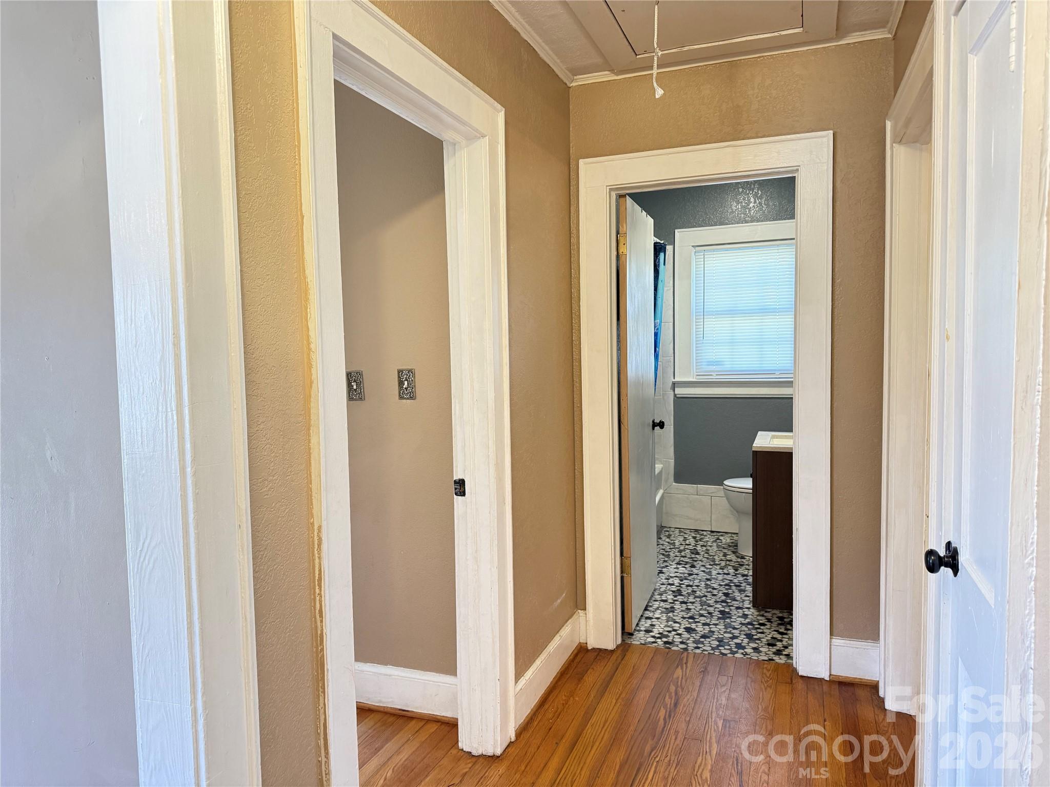 316 Sharon Avenue Property Photo 20