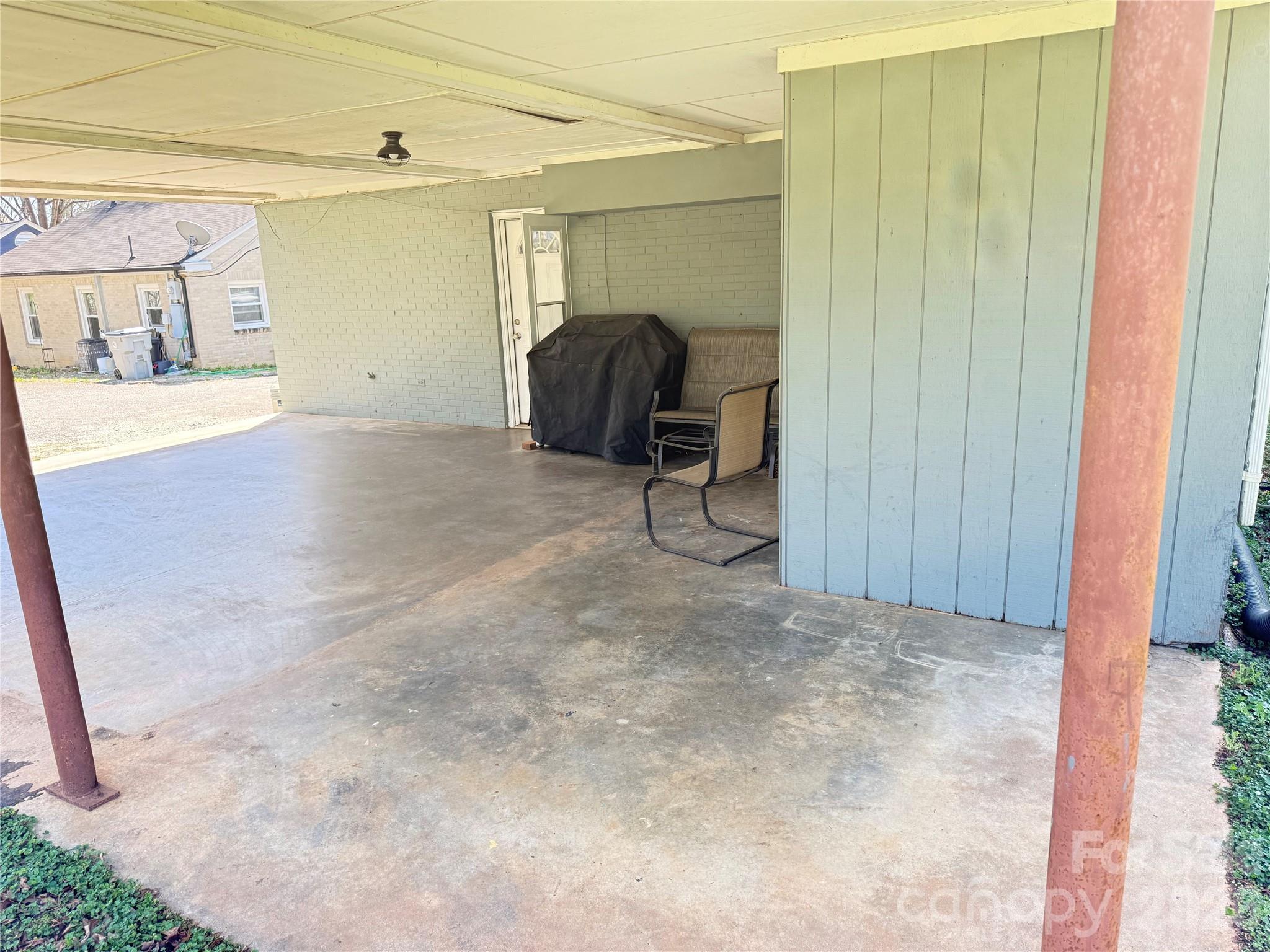316 Sharon Avenue Property Photo 22