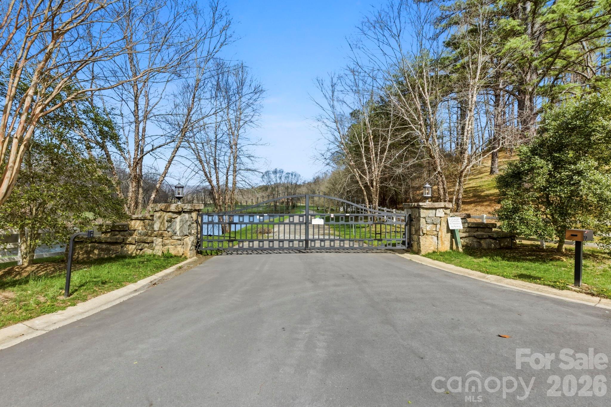 27 Falling Star Court Property Photo 5