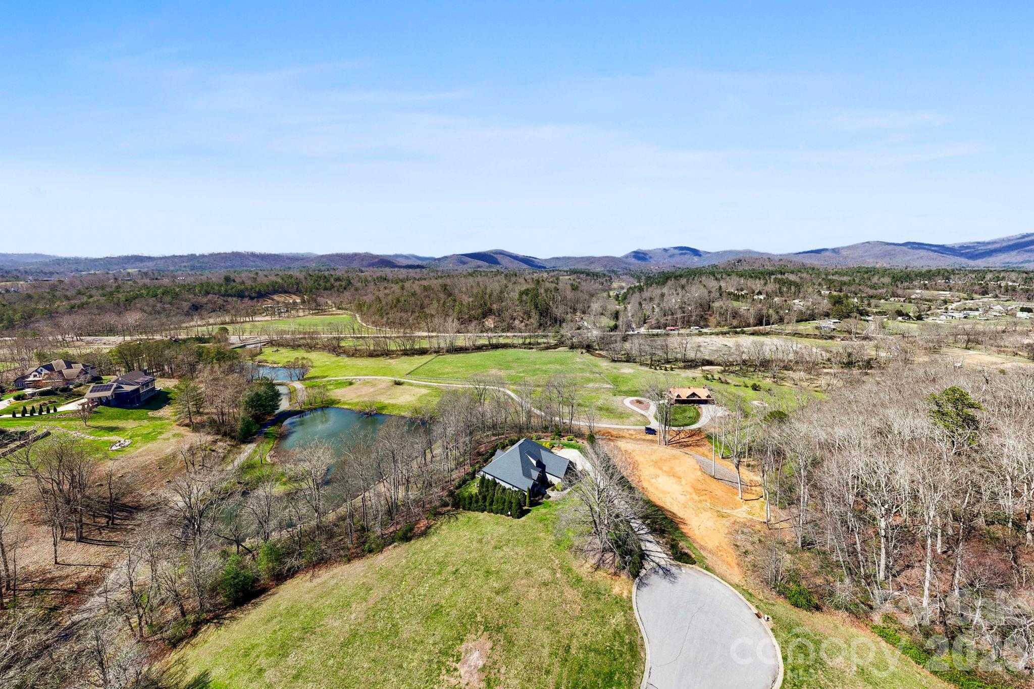 27 Falling Star Court Property Photo 7