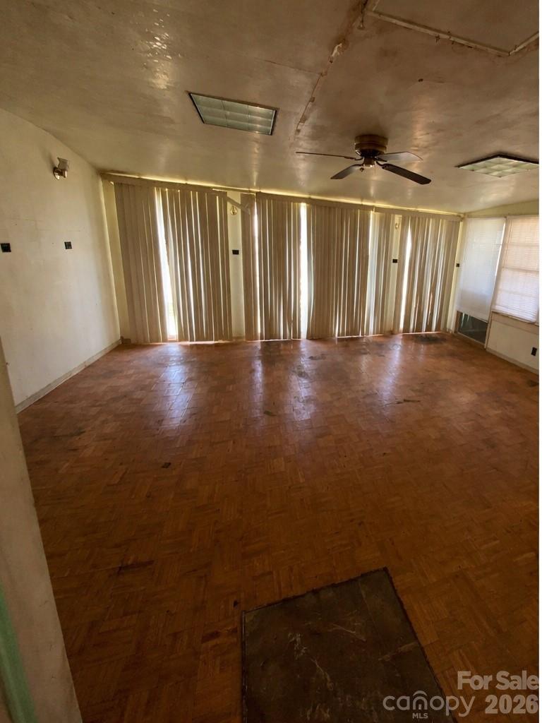 412 W Liberty Street Property Photo 6