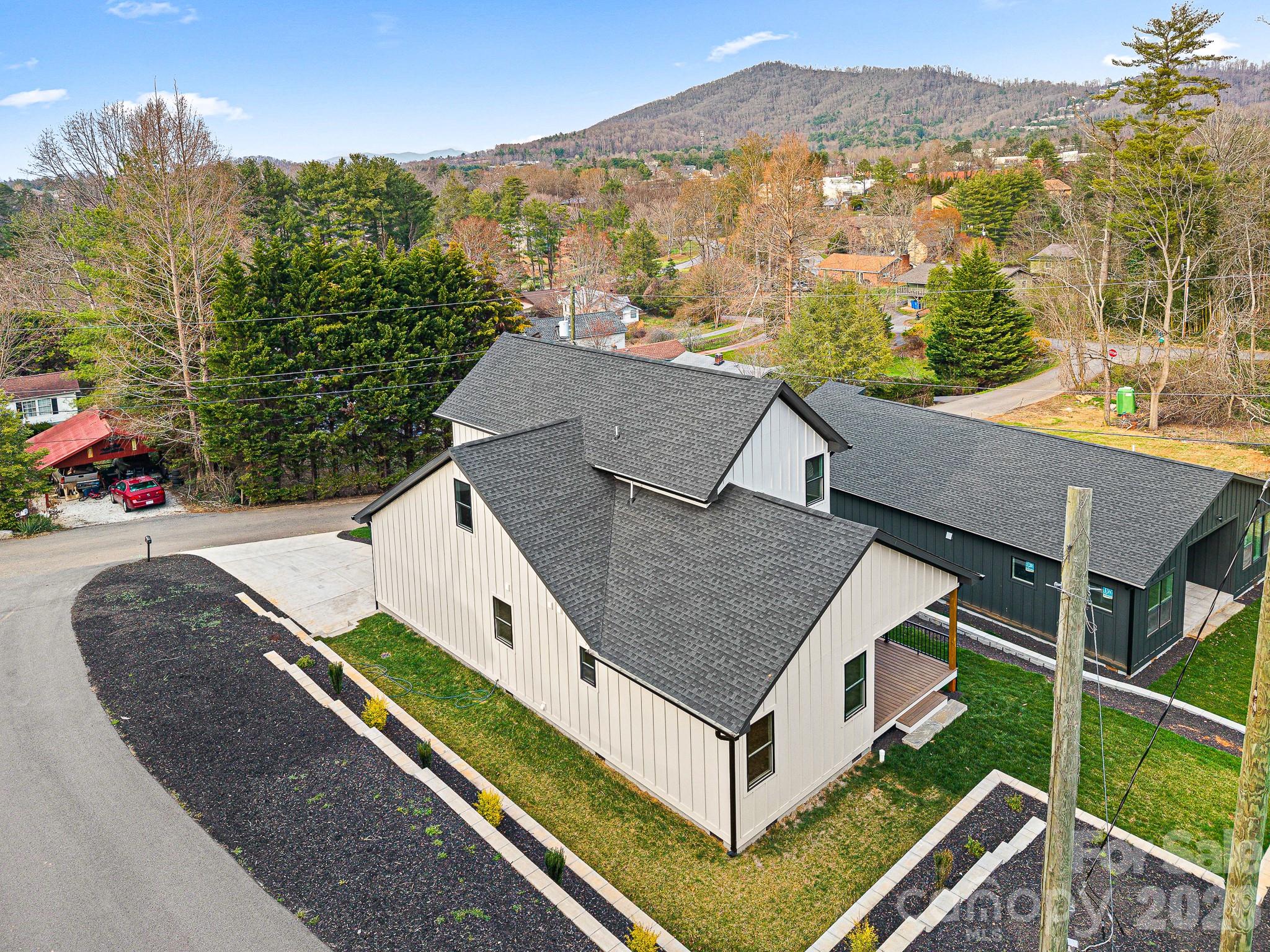 10 Overlook Place Property Photo 3