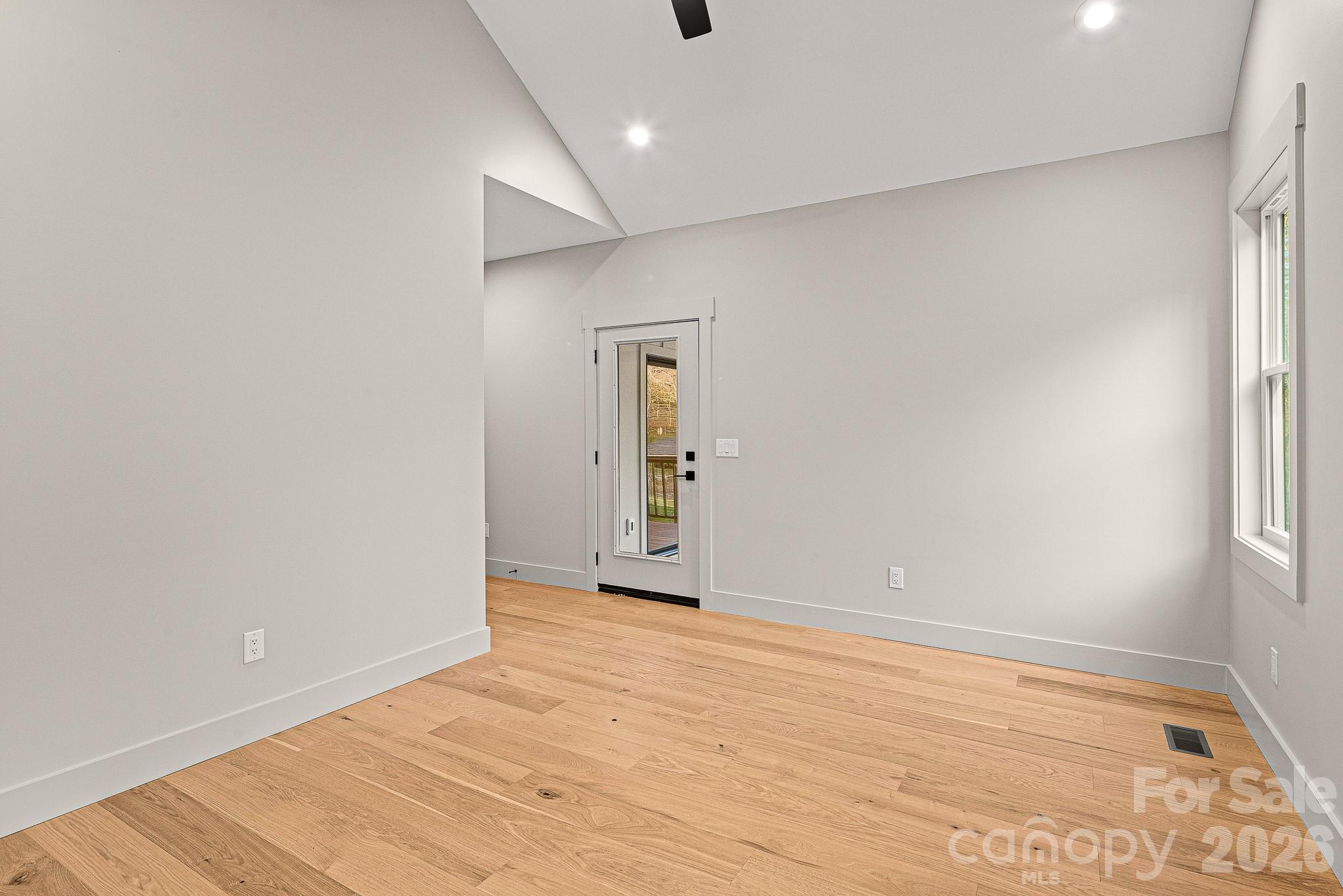 10 Overlook Place Property Photo 14
