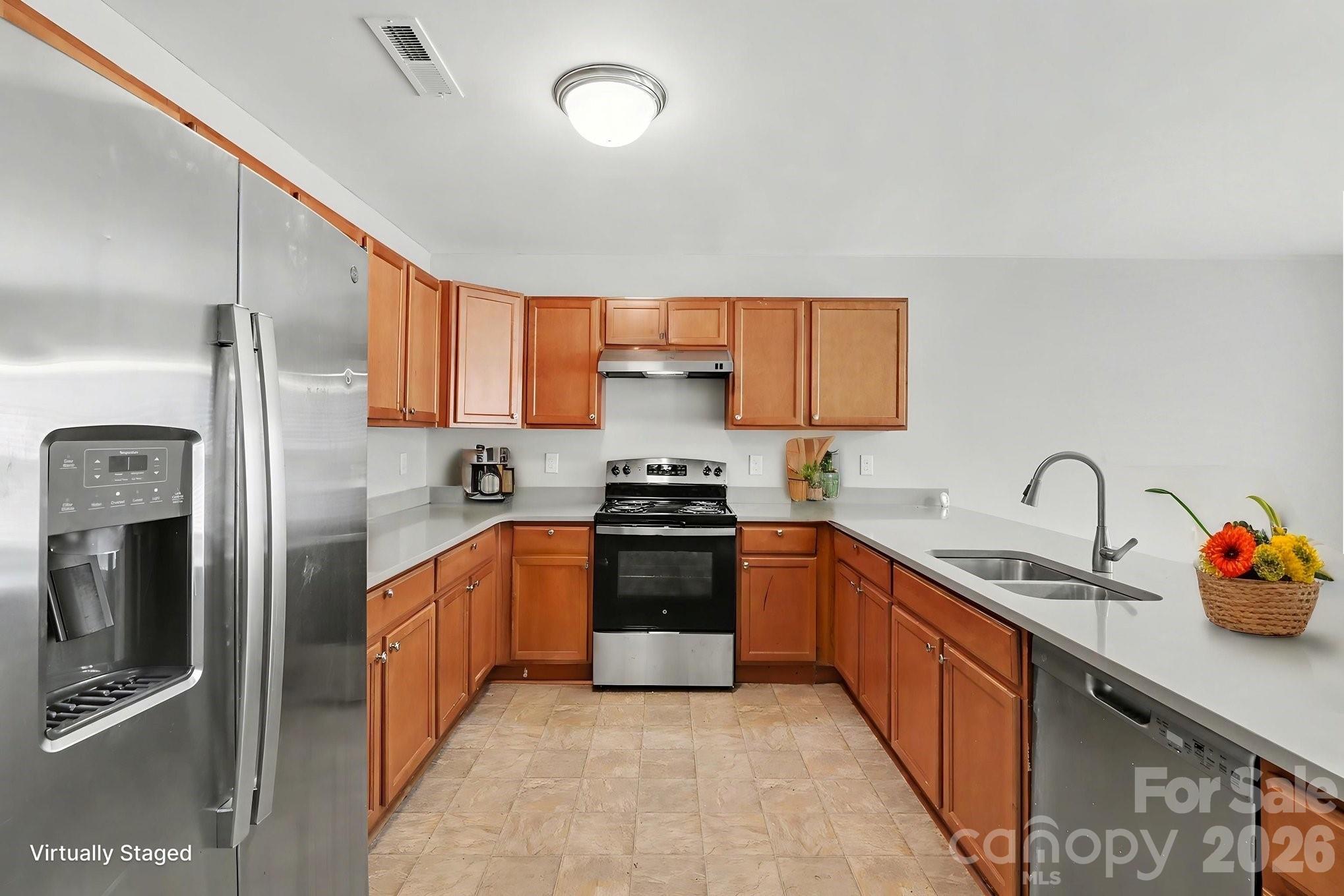999 Ramsgate Drive Property Photo 6