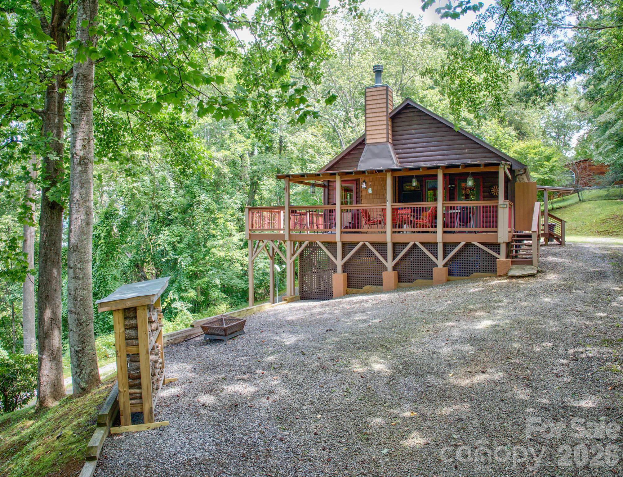 612 Whispering Winds Road Property Photo 4