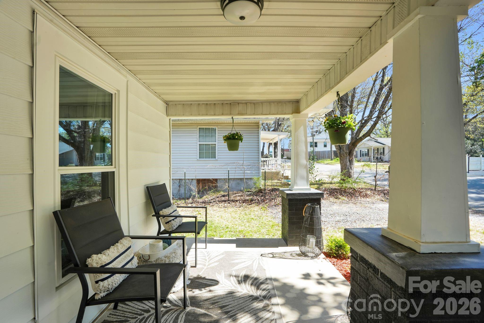 280 Buffalo Avenue Property Photo 4