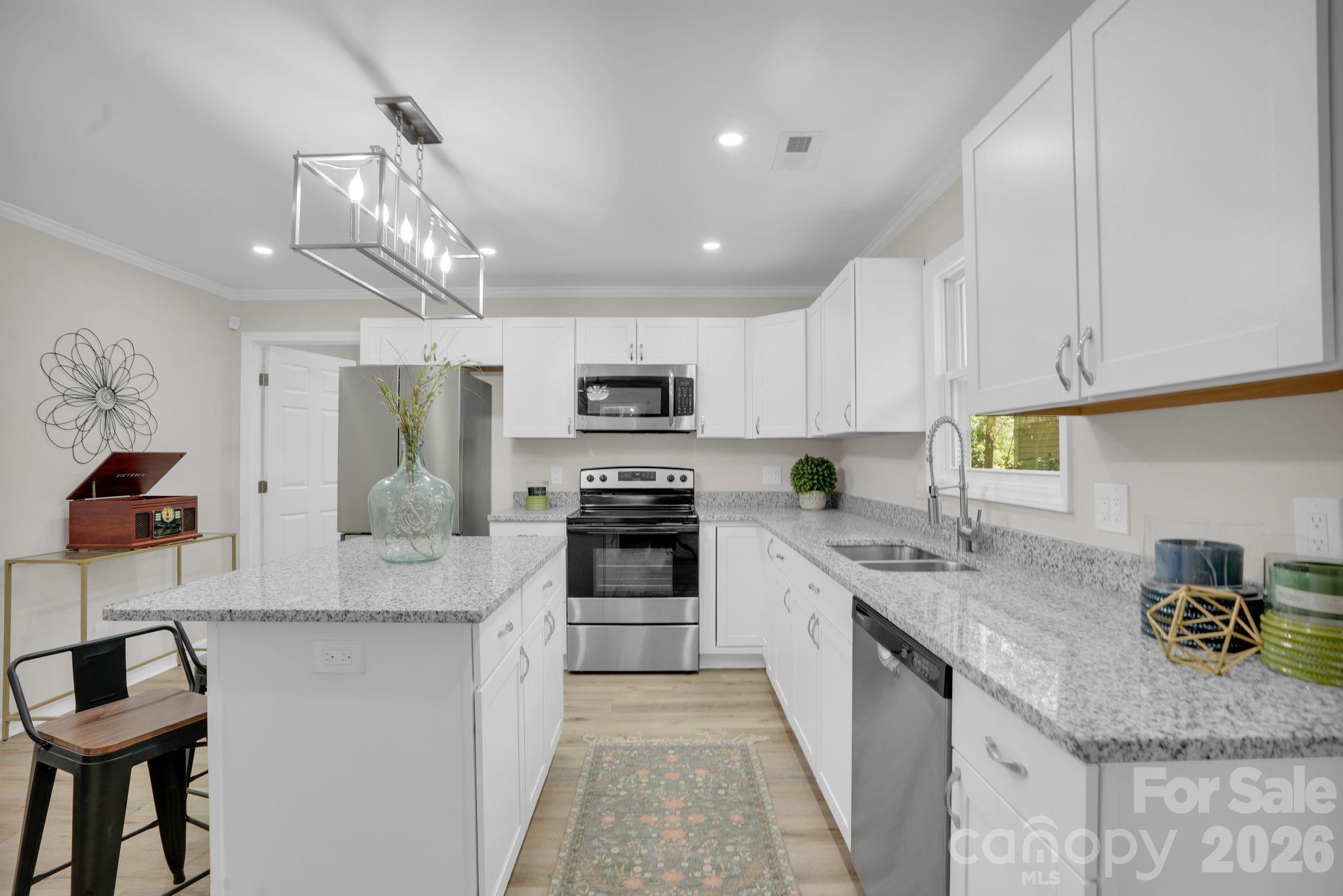 280 Buffalo Avenue Property Photo 8