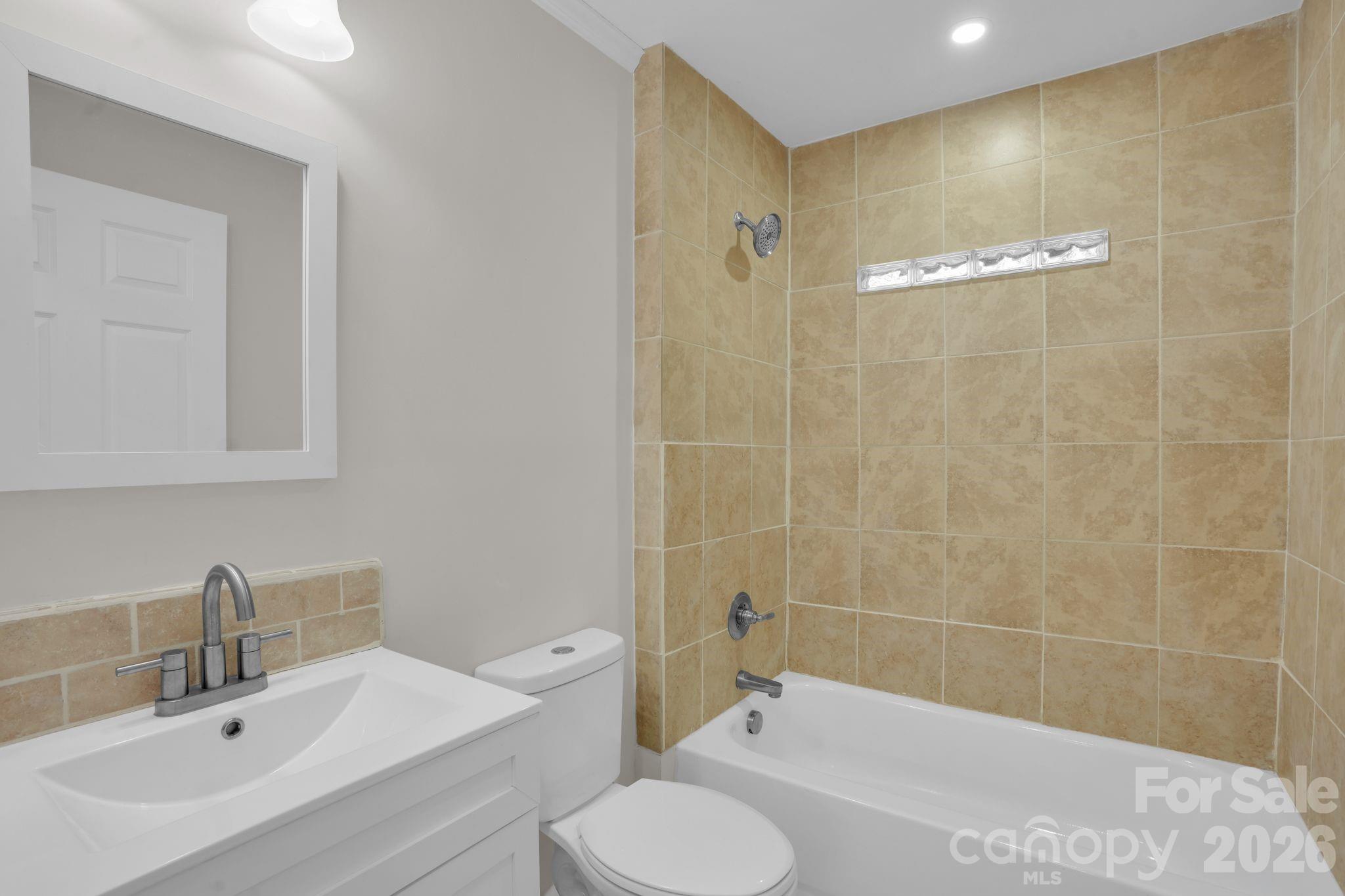 280 Buffalo Avenue Property Photo 16